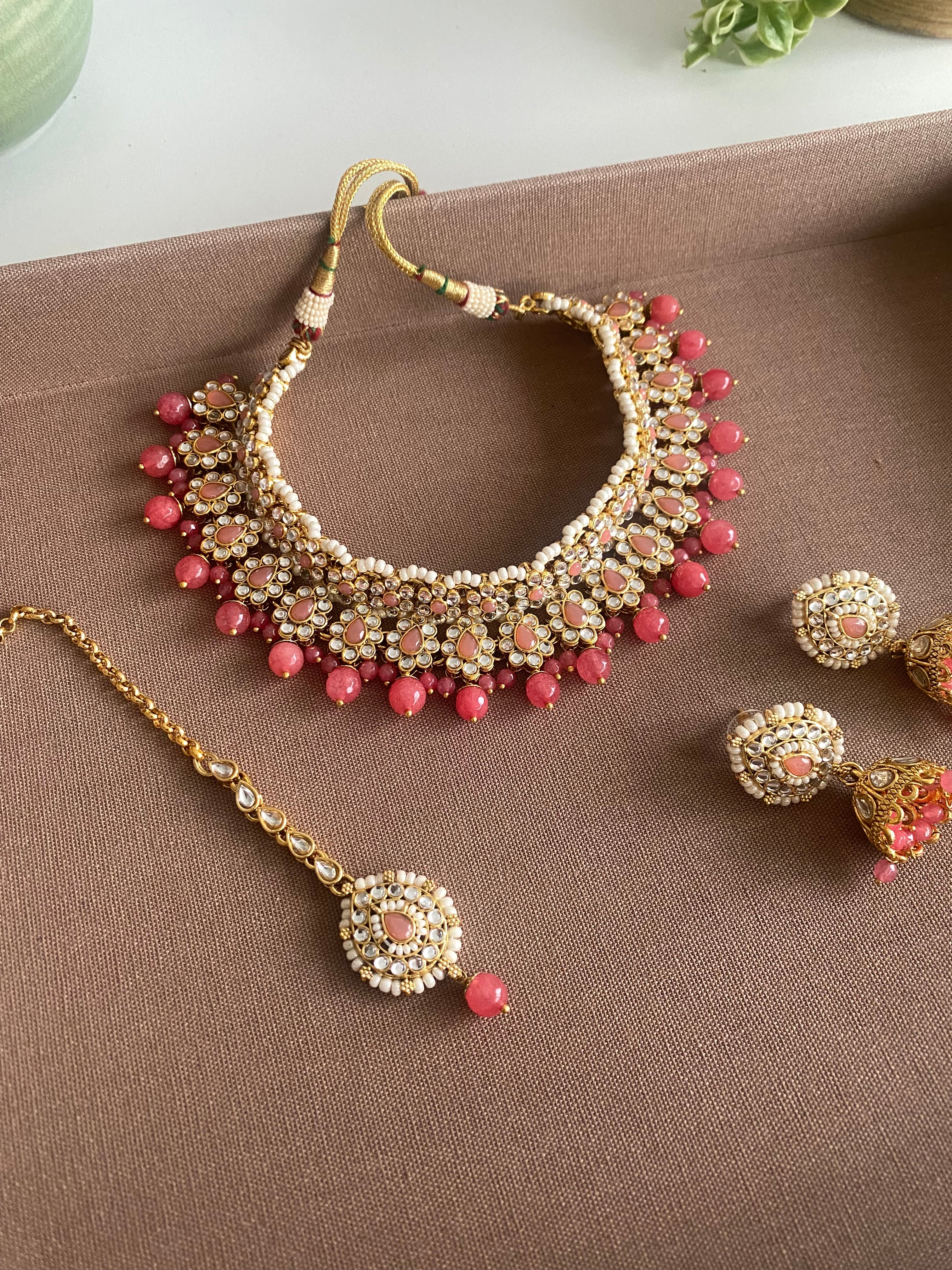 Divya Kundan Set