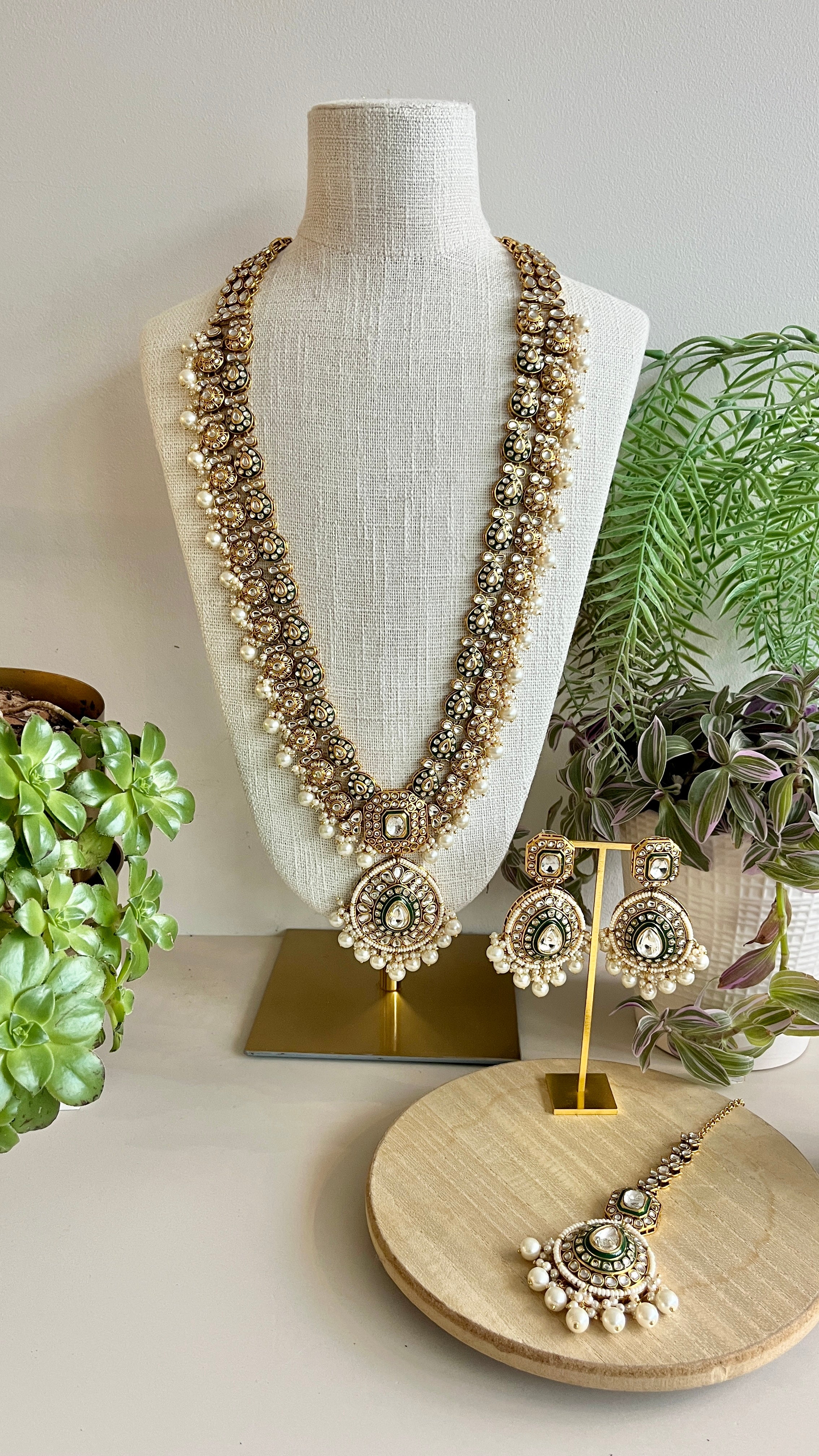 Jivika kundan necklace set