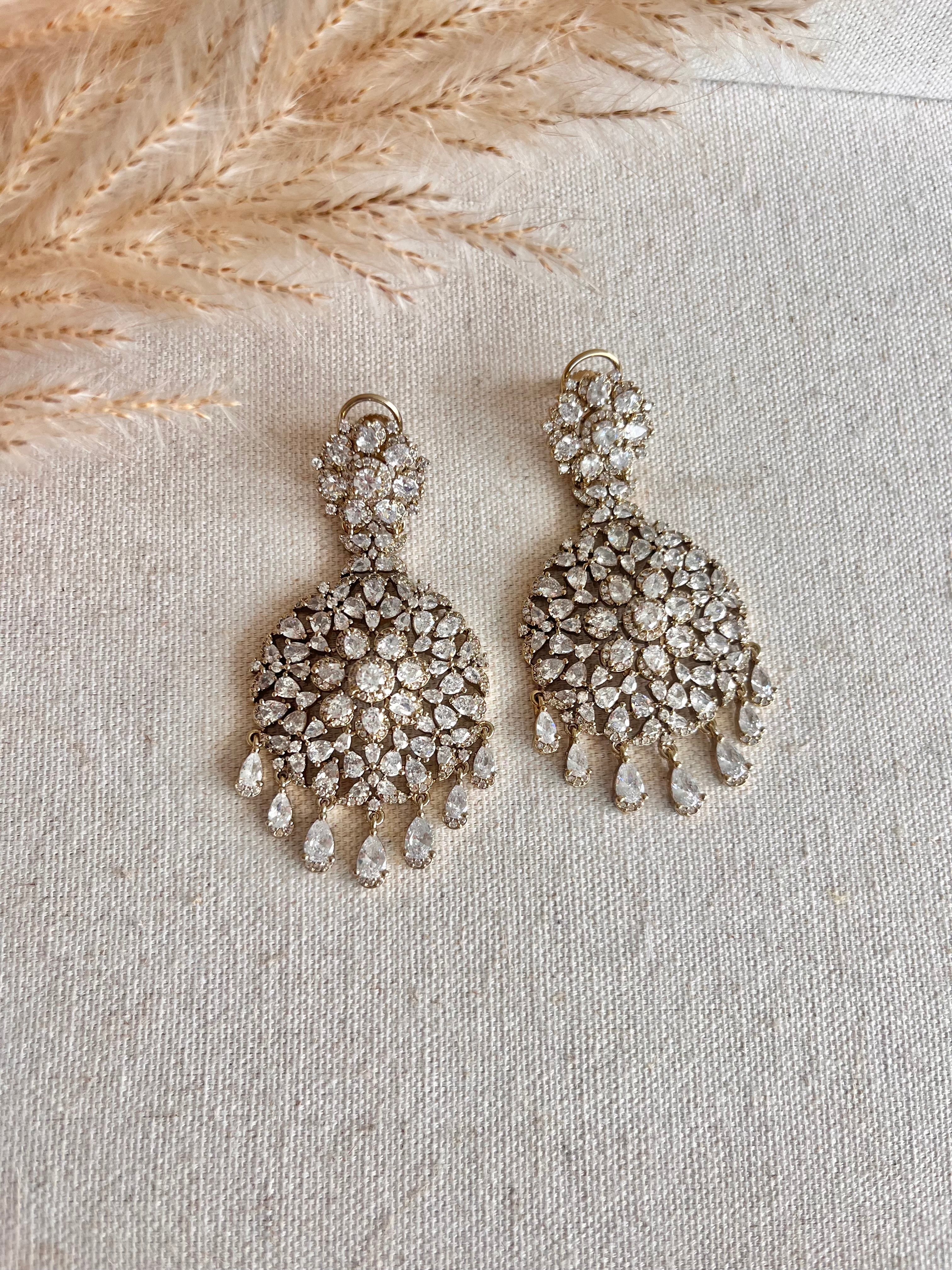 Yuti Necklace Set