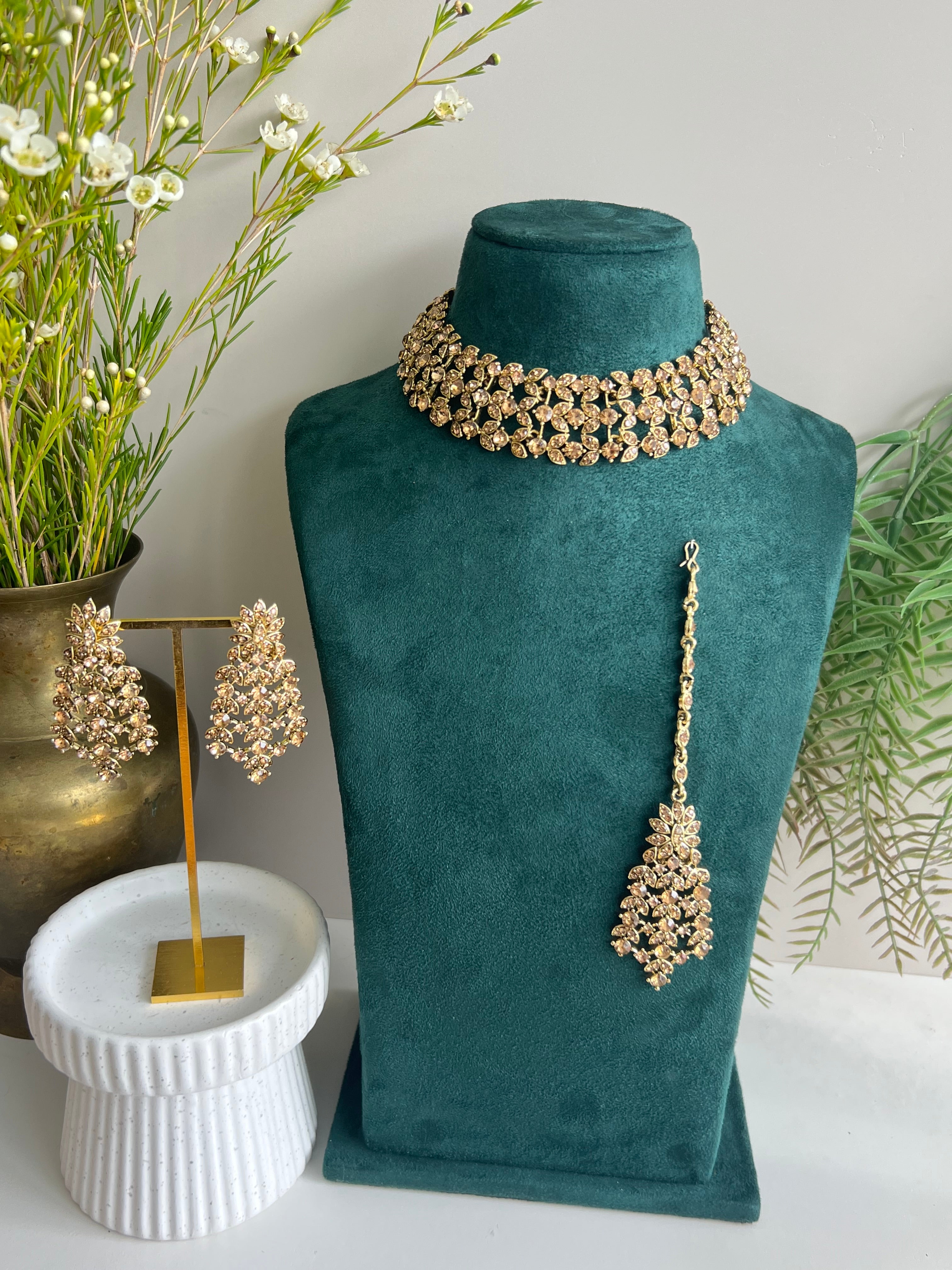 Aanya choker set