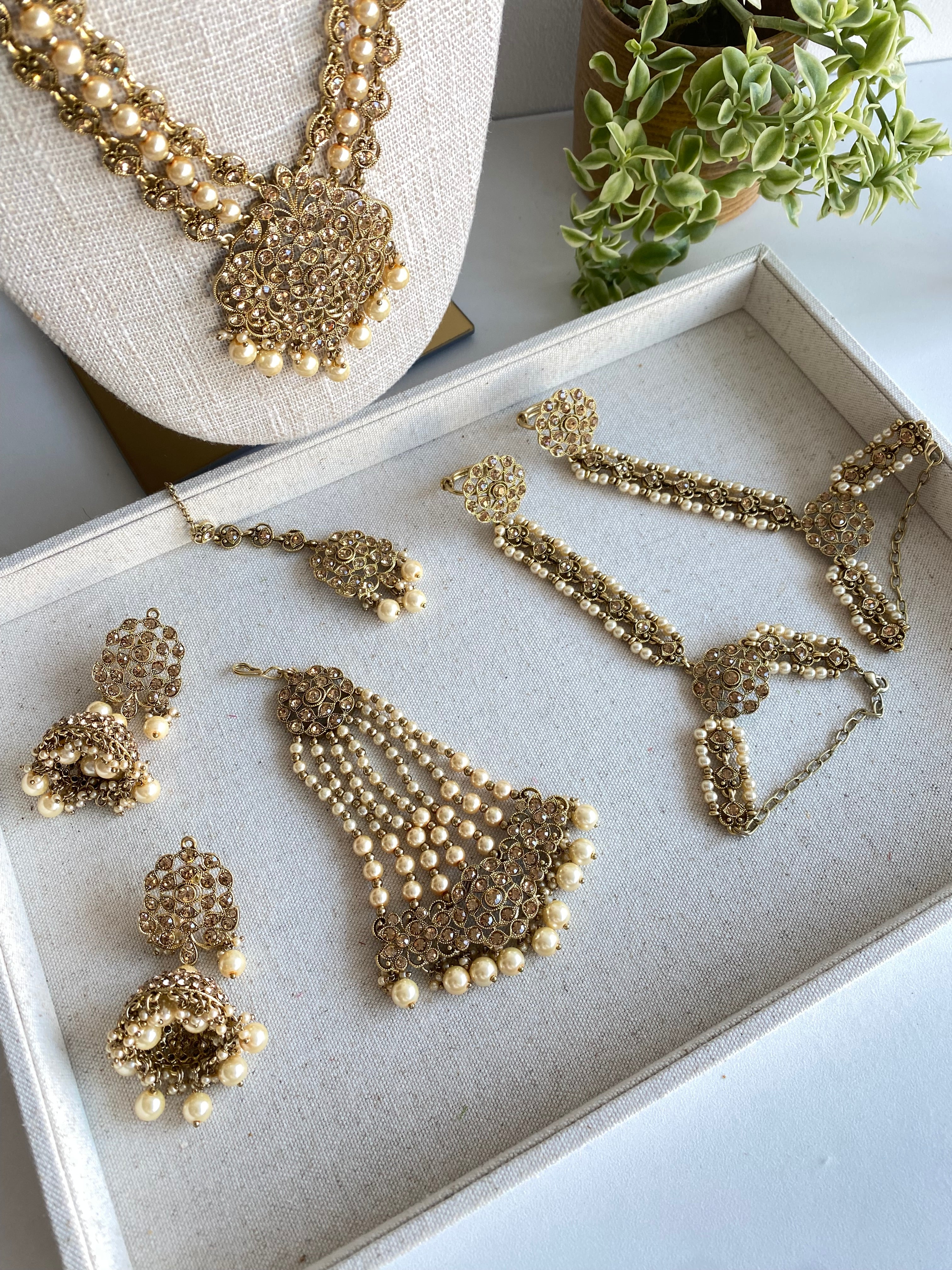 Amira Bridal Necklace