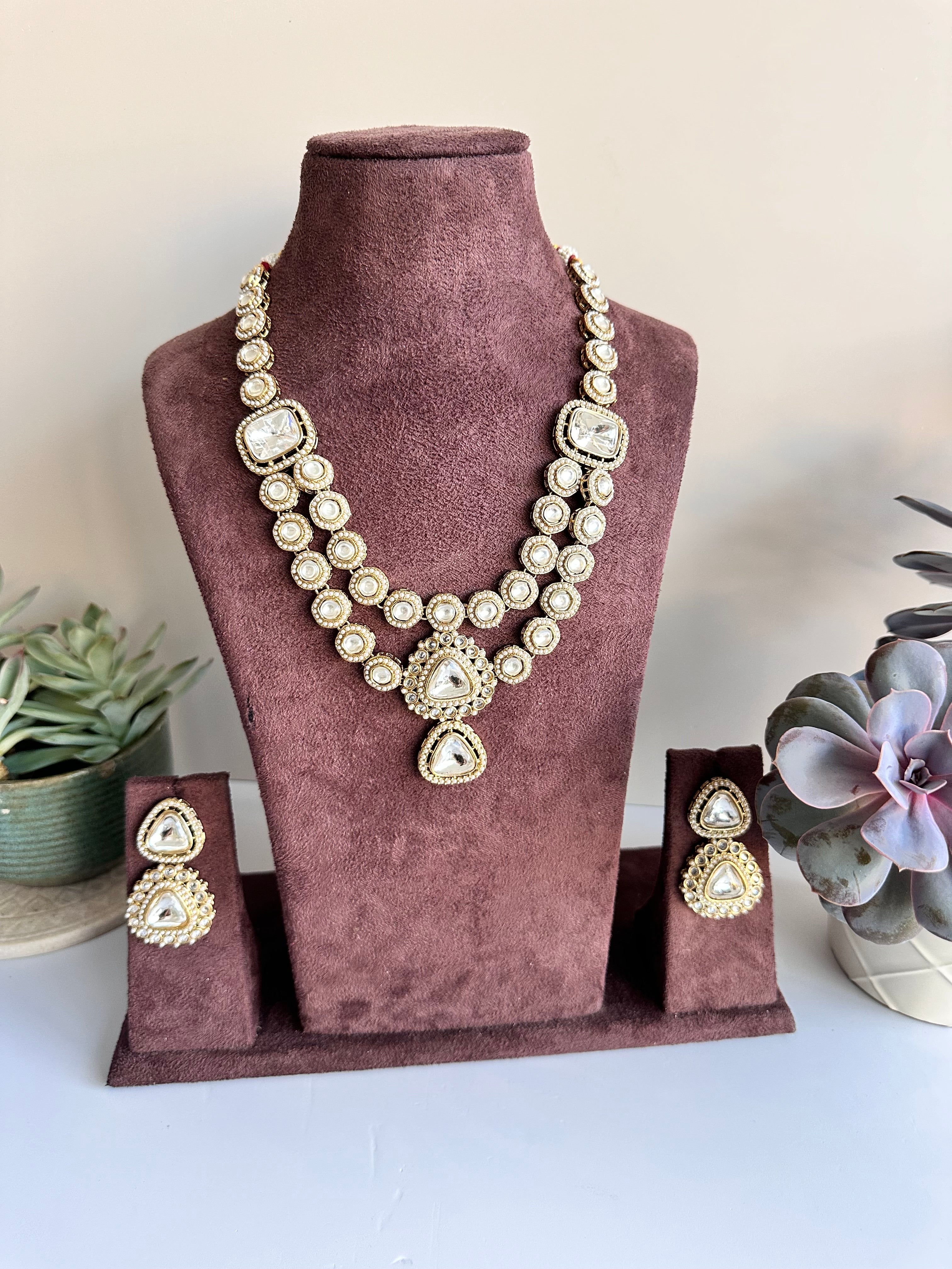 Chaya Kundan Set