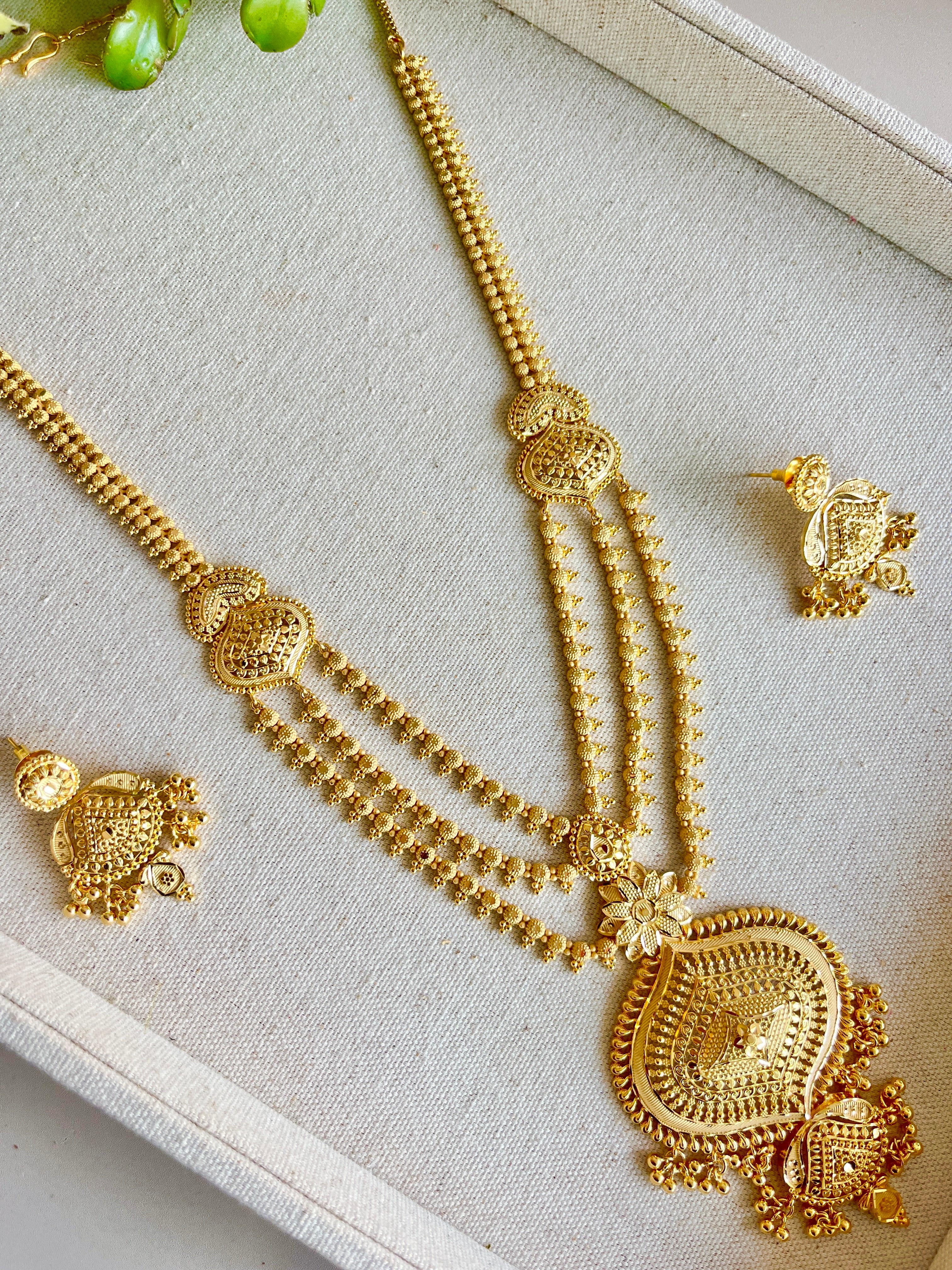 Meenu long necklace set