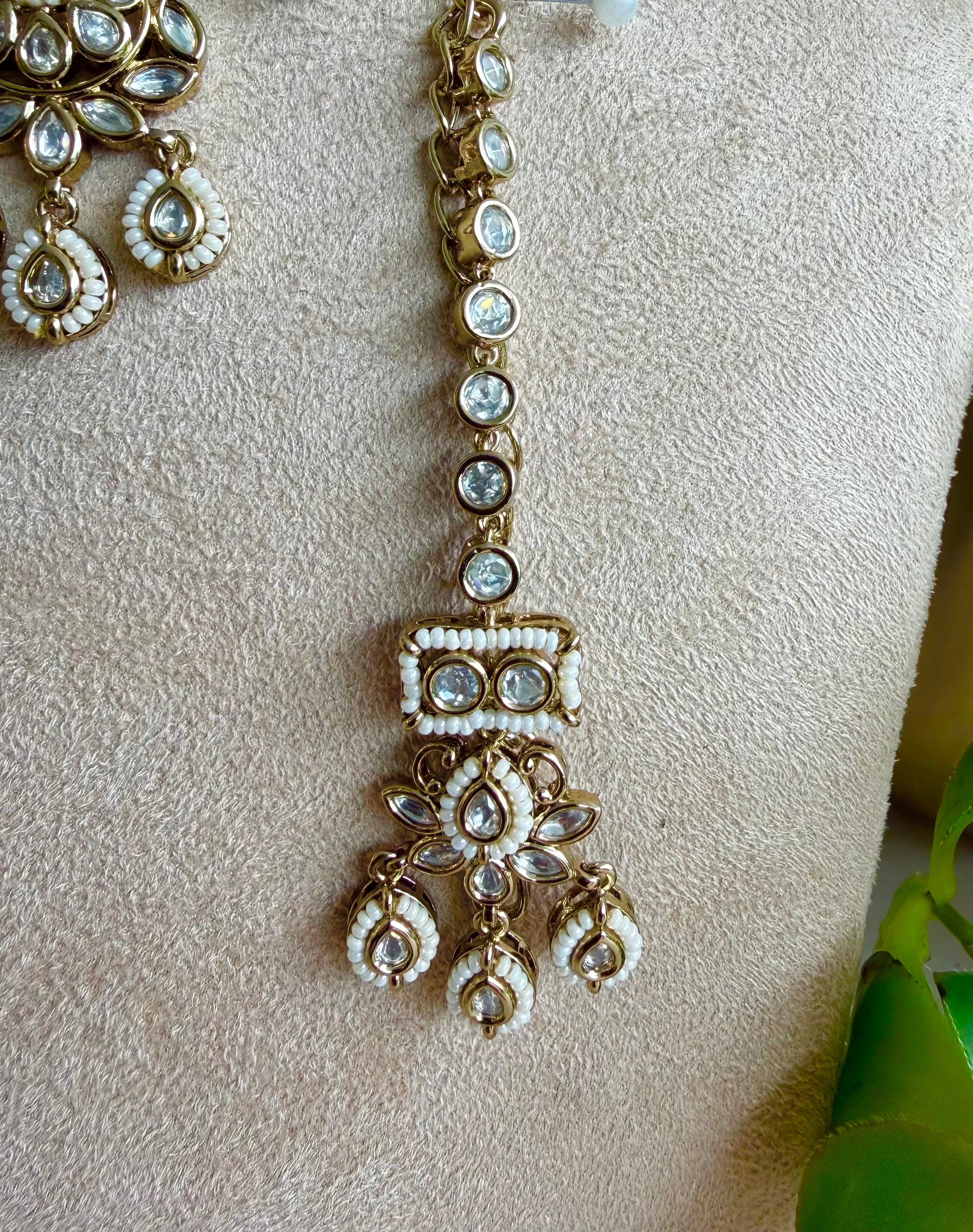 Anani bib set