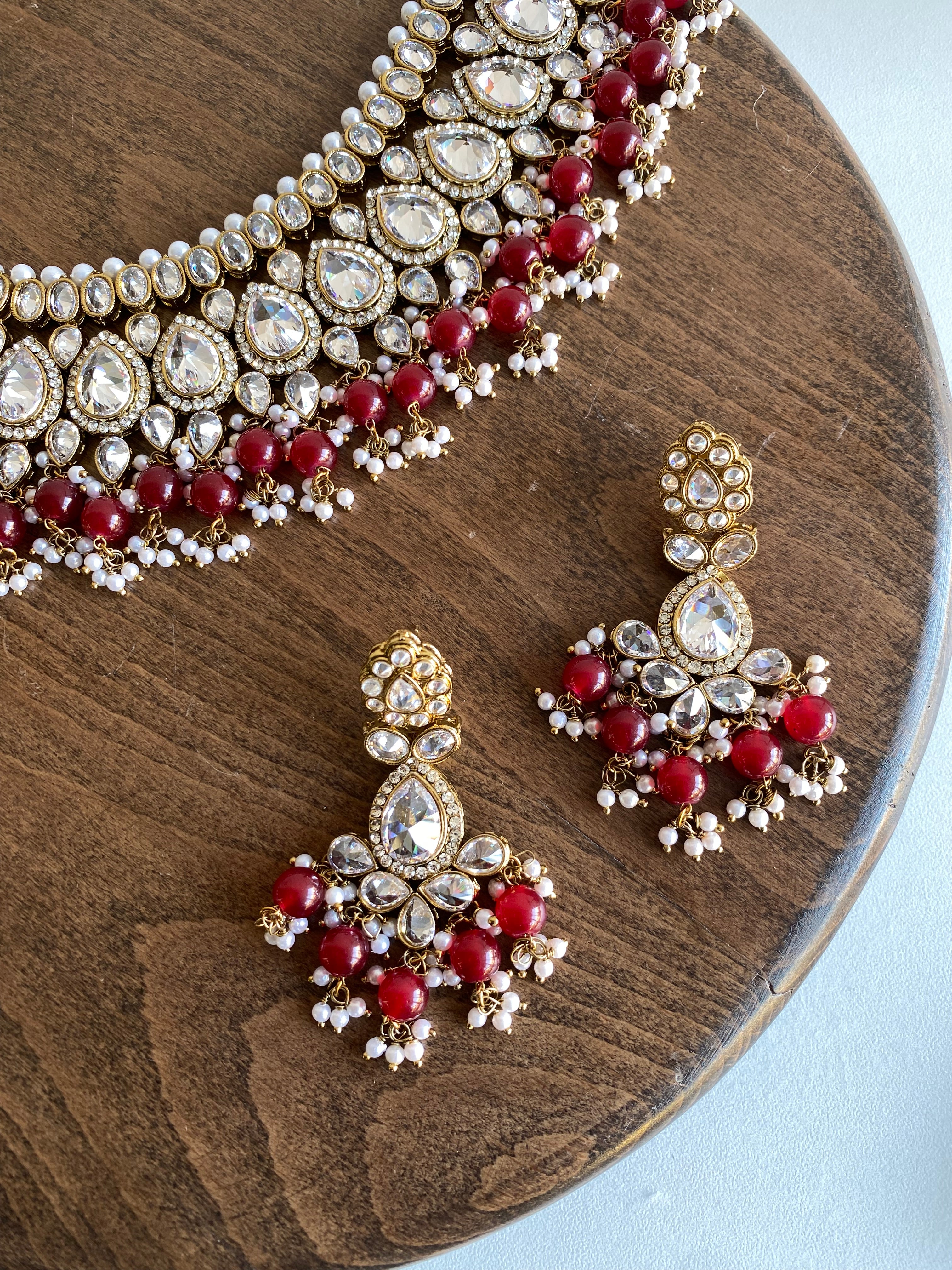 Nilu Necklace Set