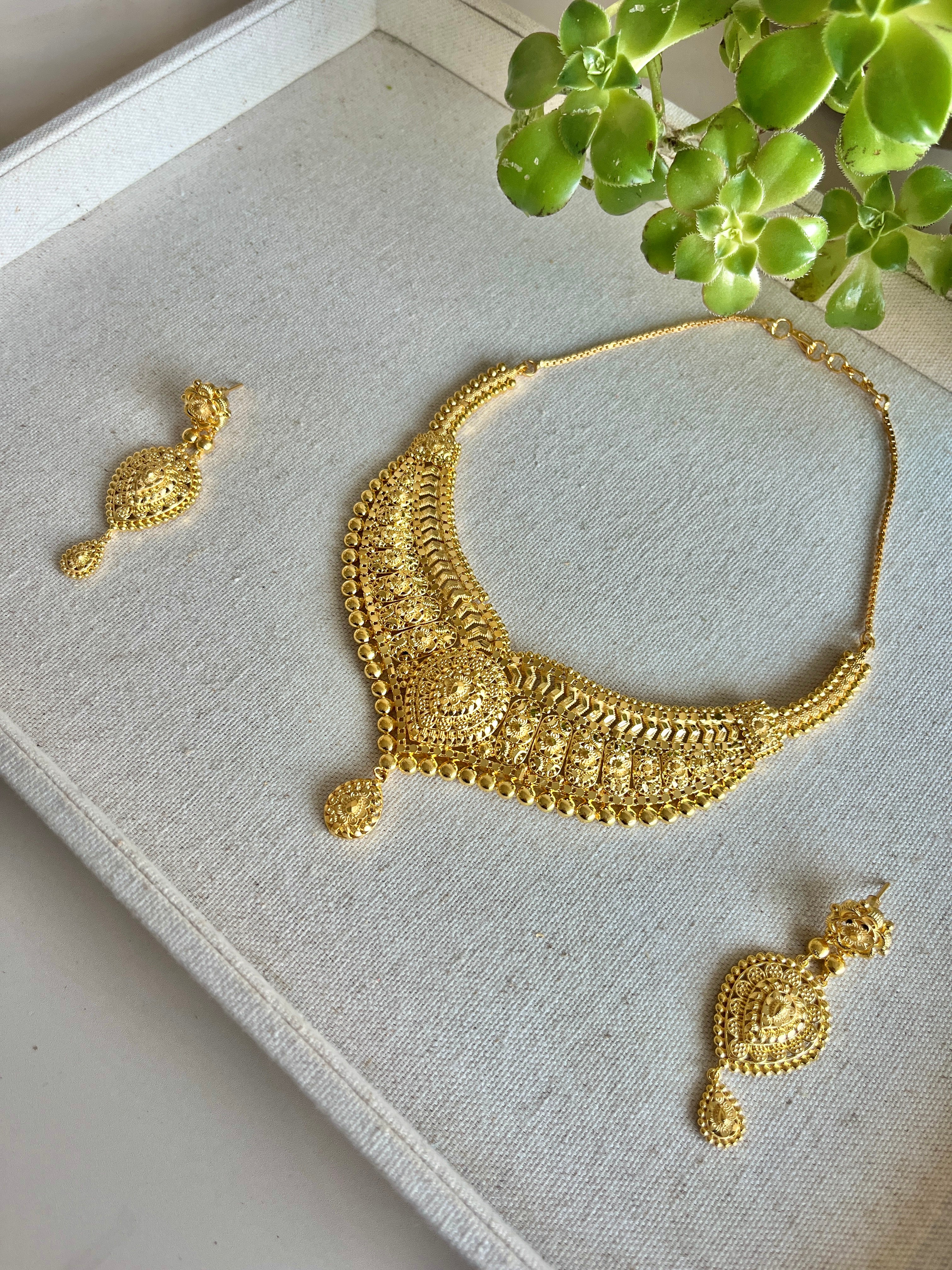 Pina necklace set