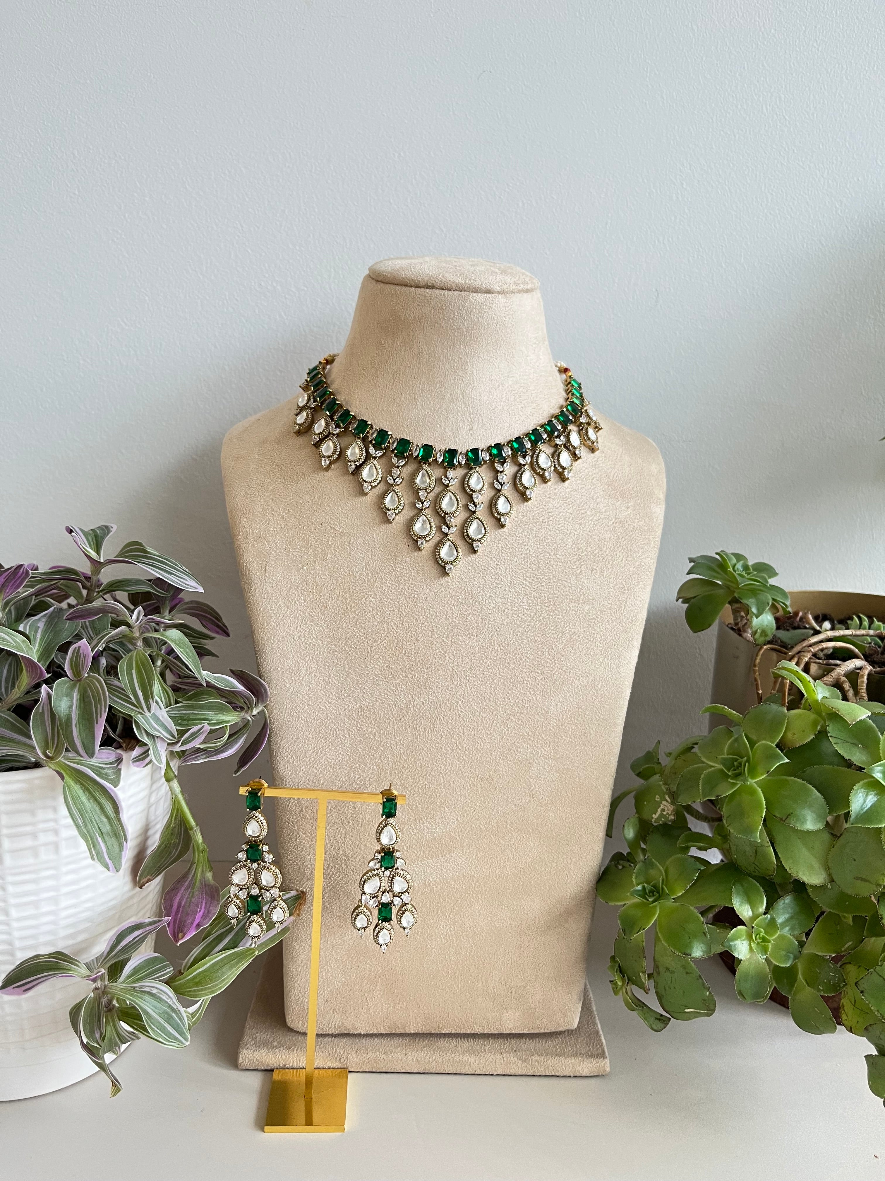 Binti Necklace Set