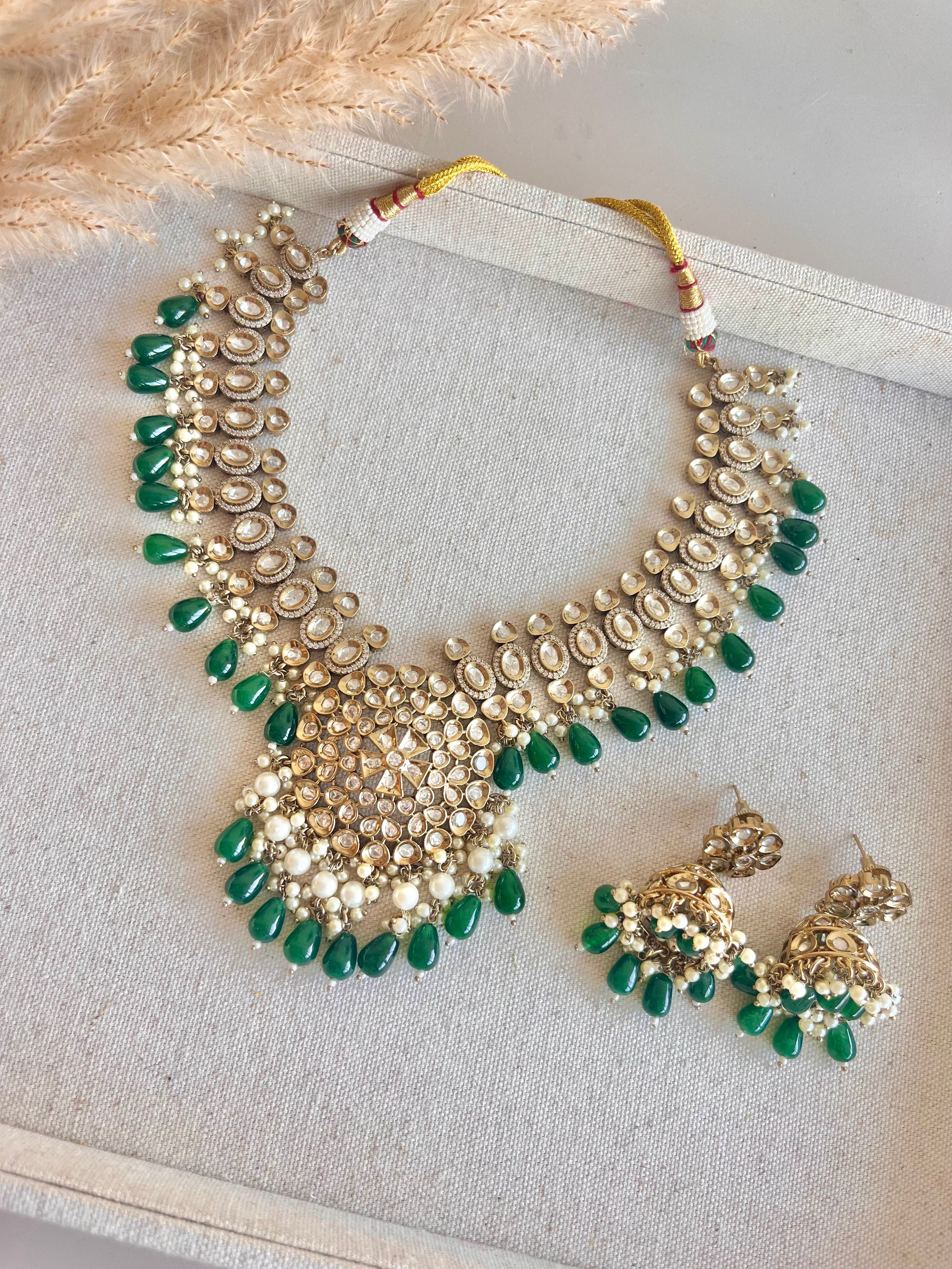 Laya Necklace Set
