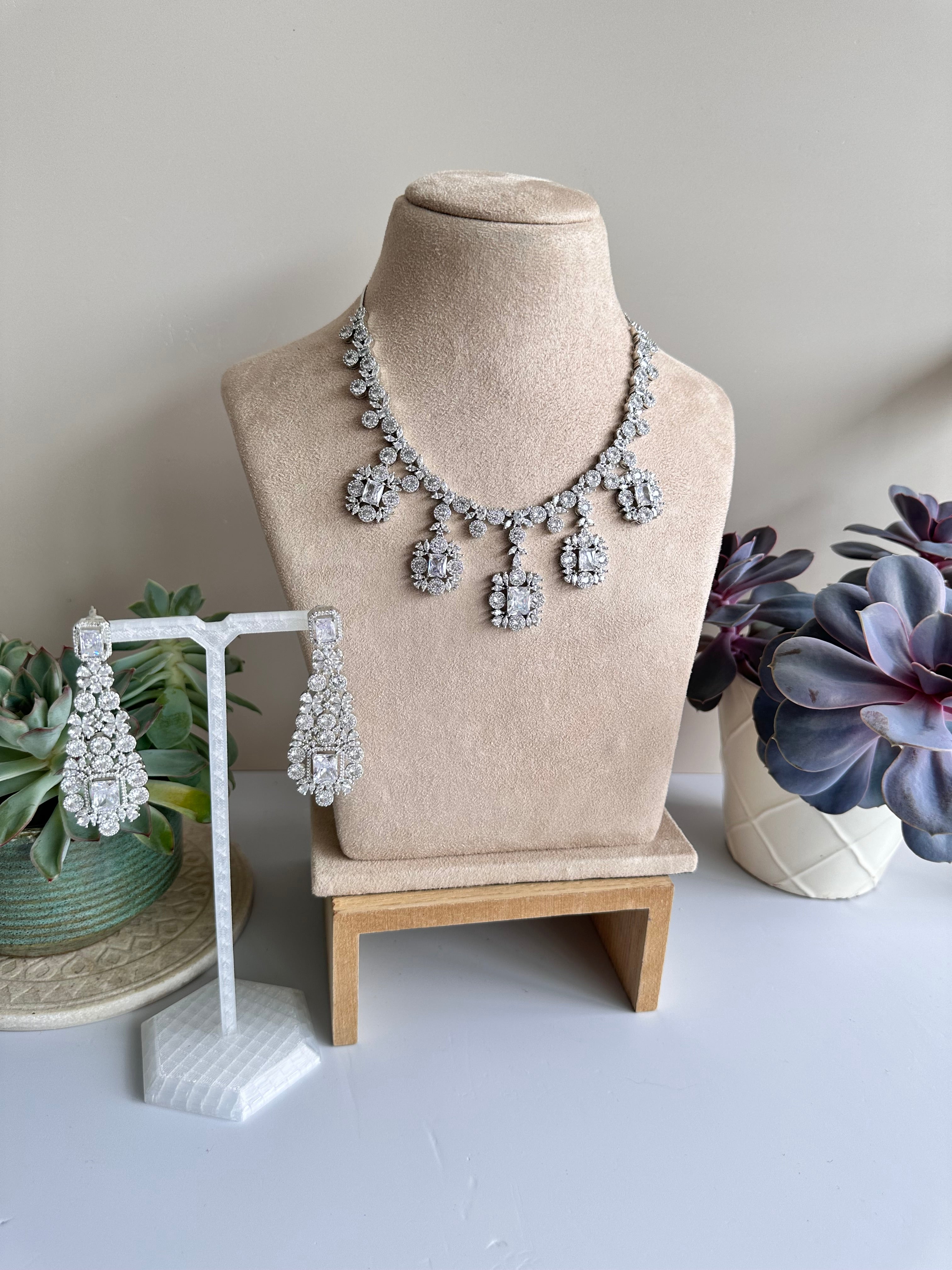 Alam Necklace Set