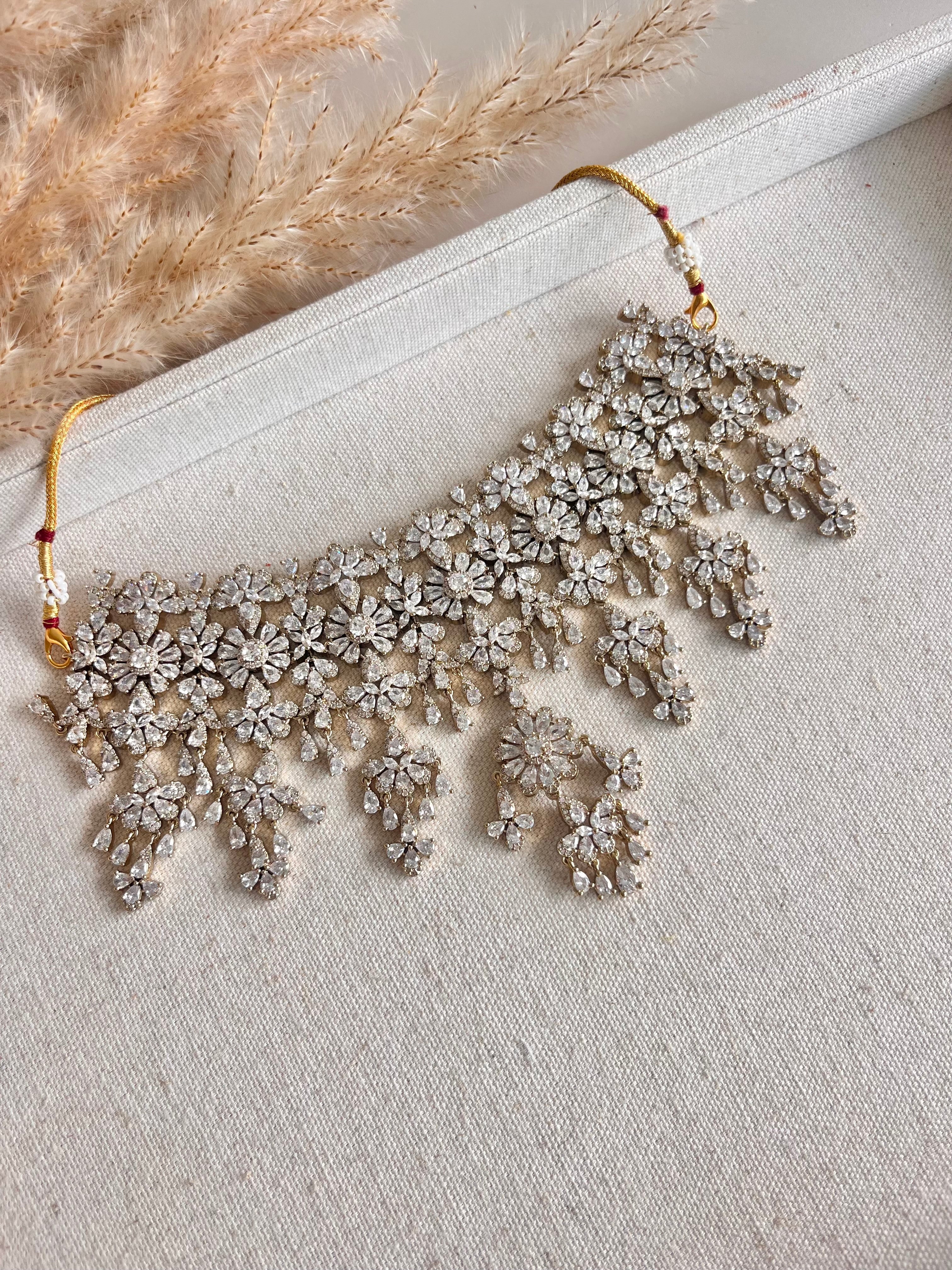 Yuti Necklace Set