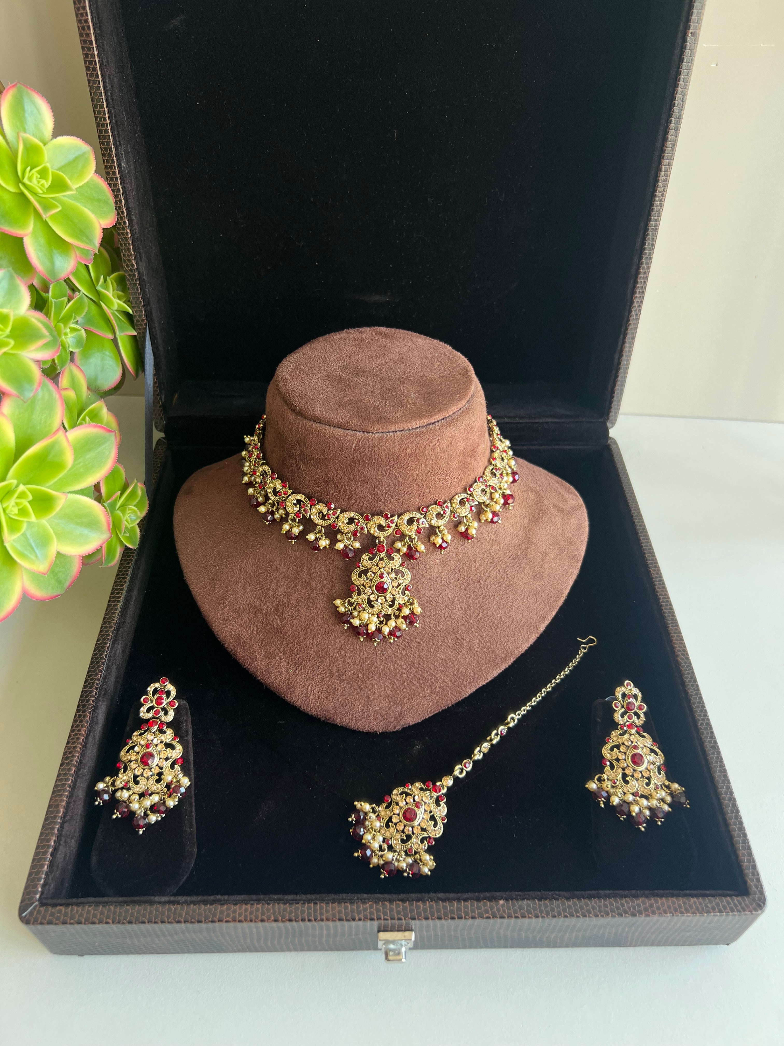 Kyra Necklace Set