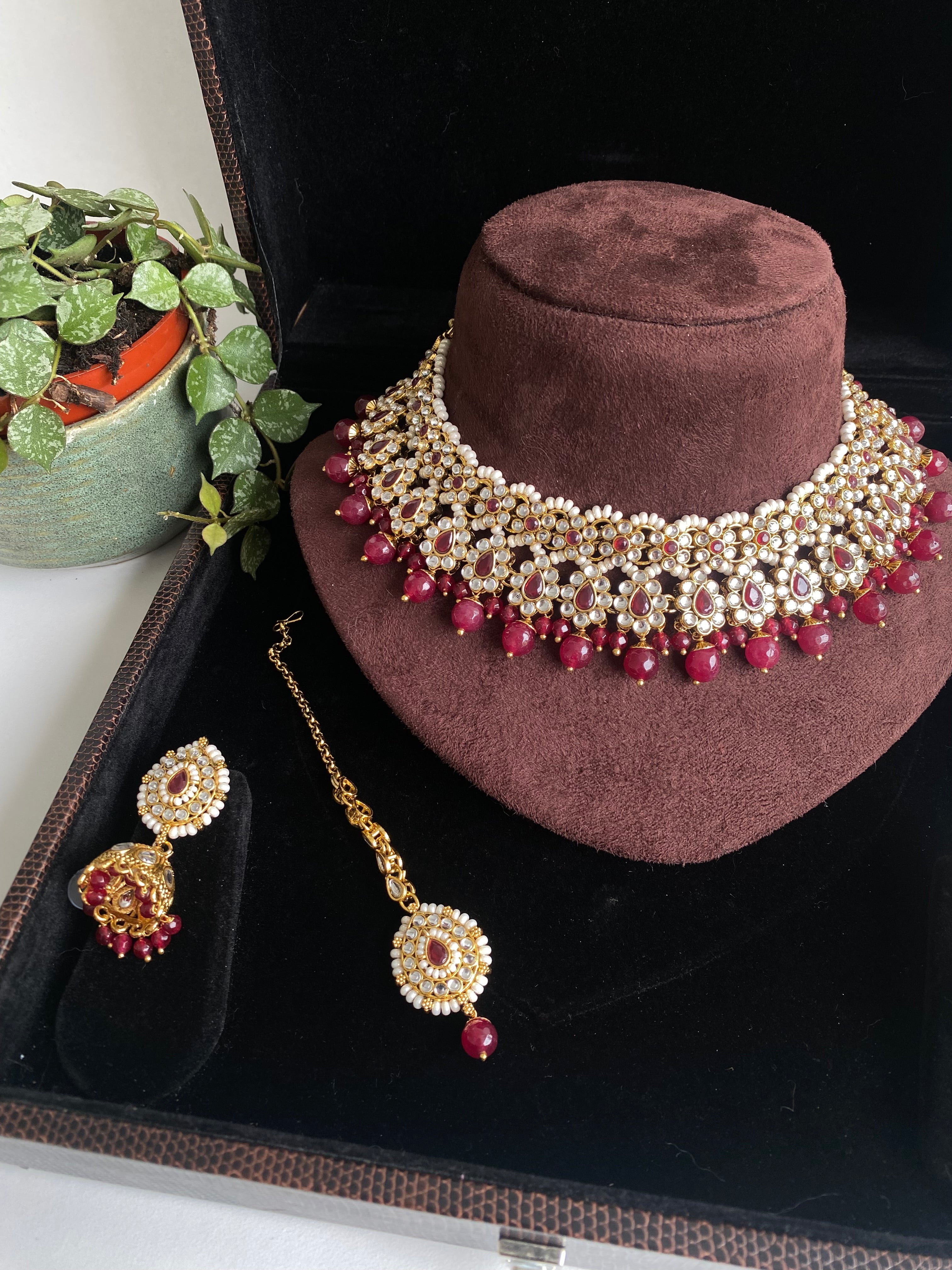 Divya Kundan Set