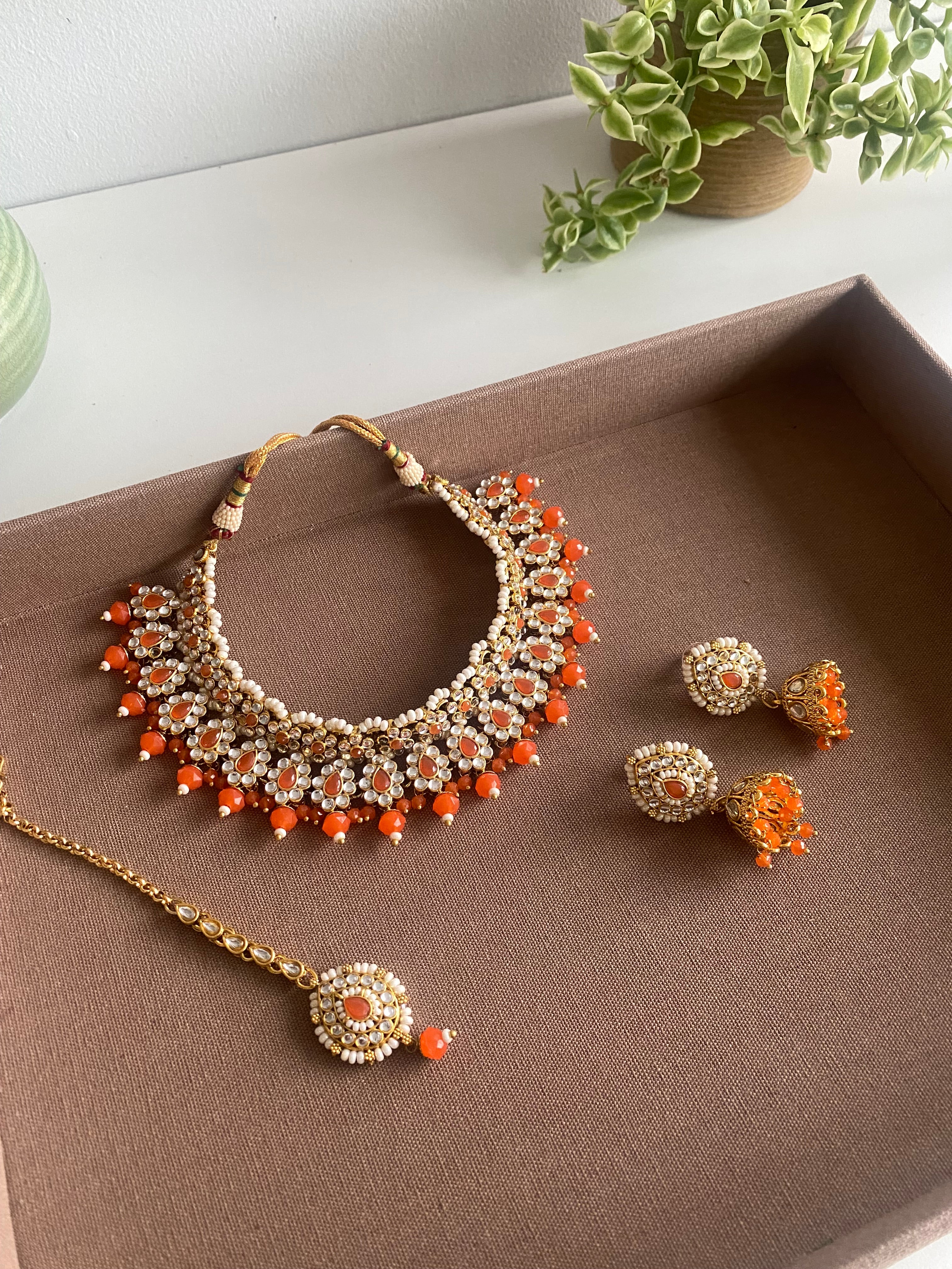 Divya Kundan Set
