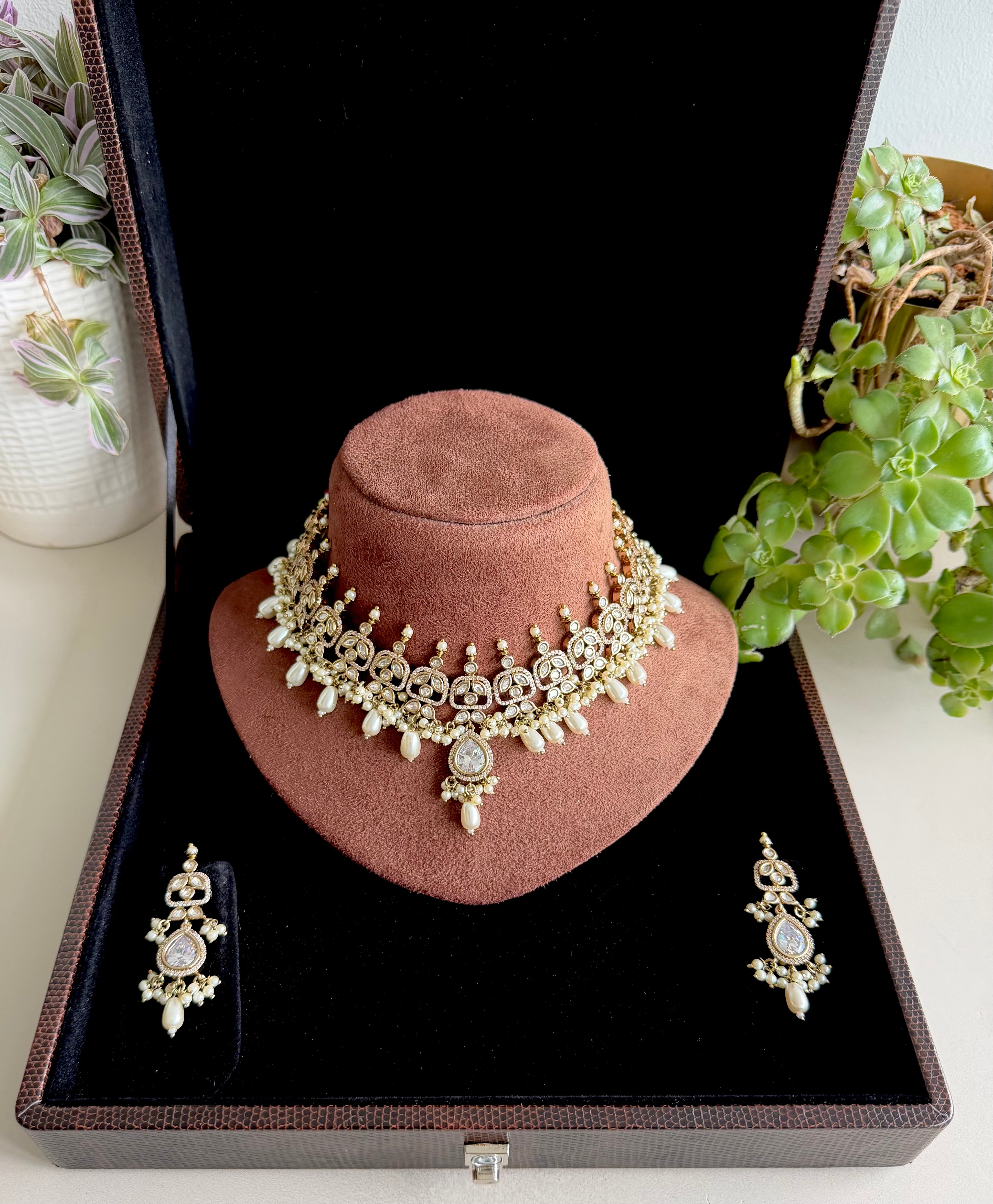 Giti bib necklace set