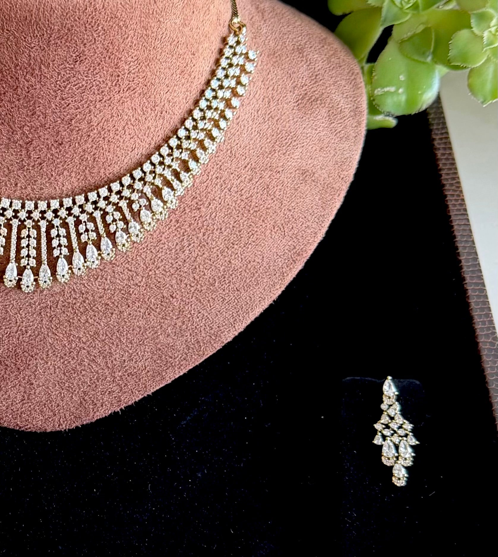 Chithi Bib Necklace Set