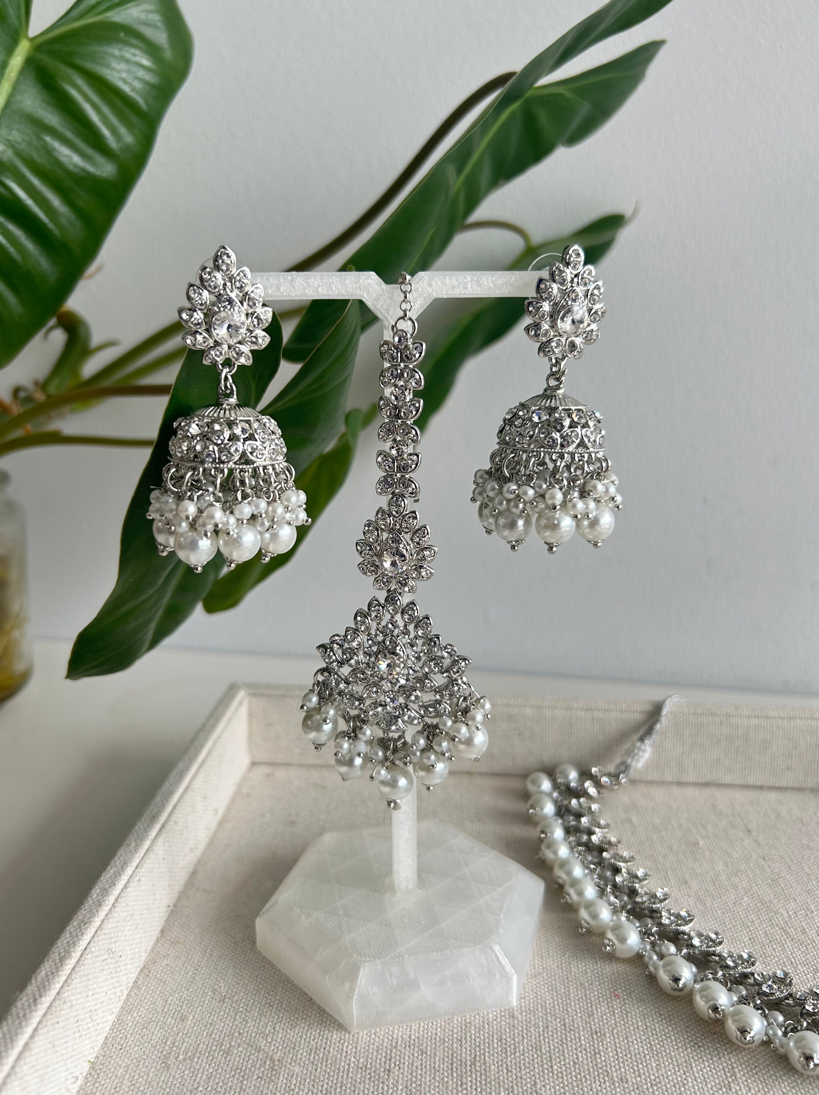 Anisha Necklace Set