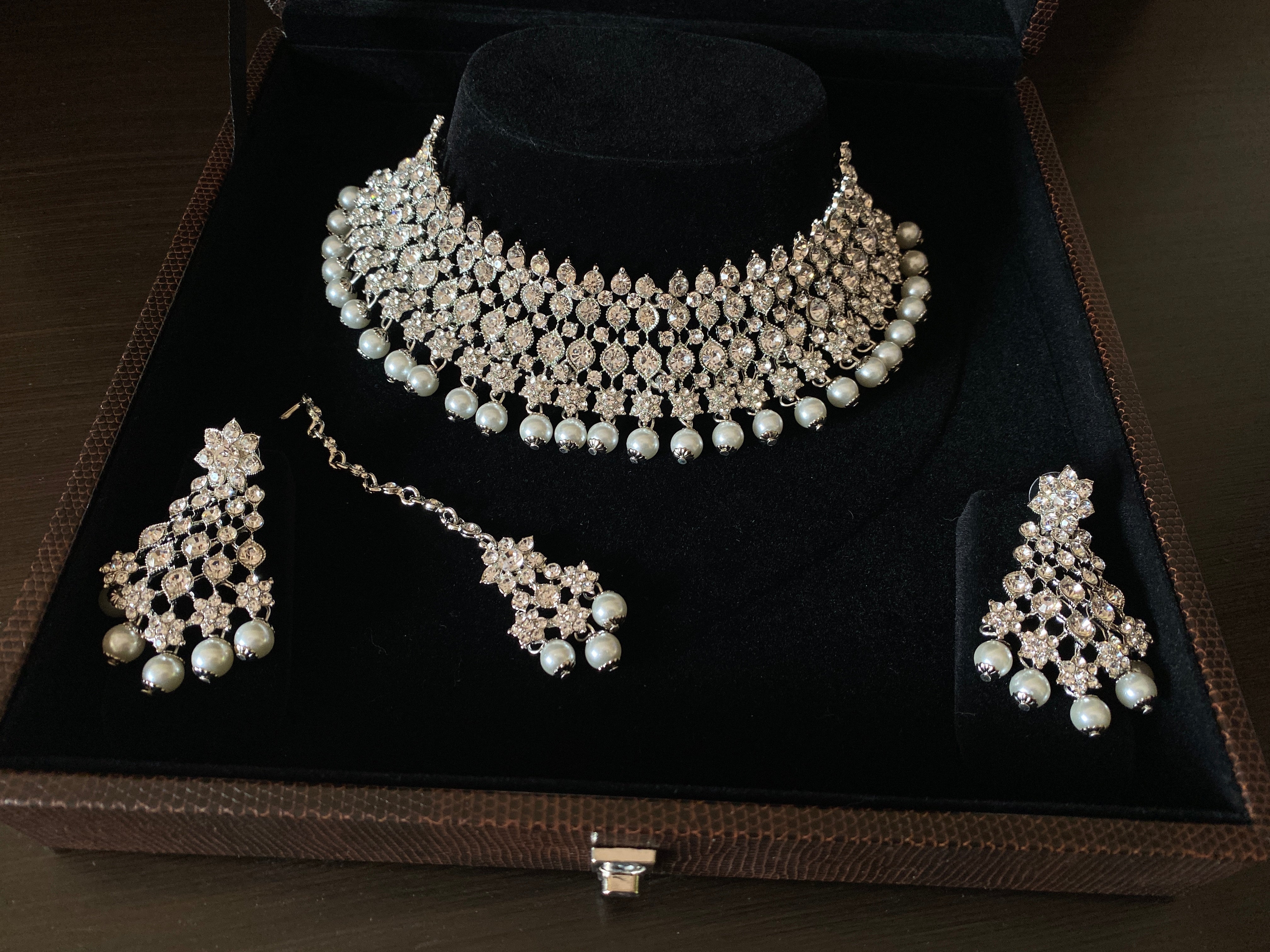 Amaya Choker Set