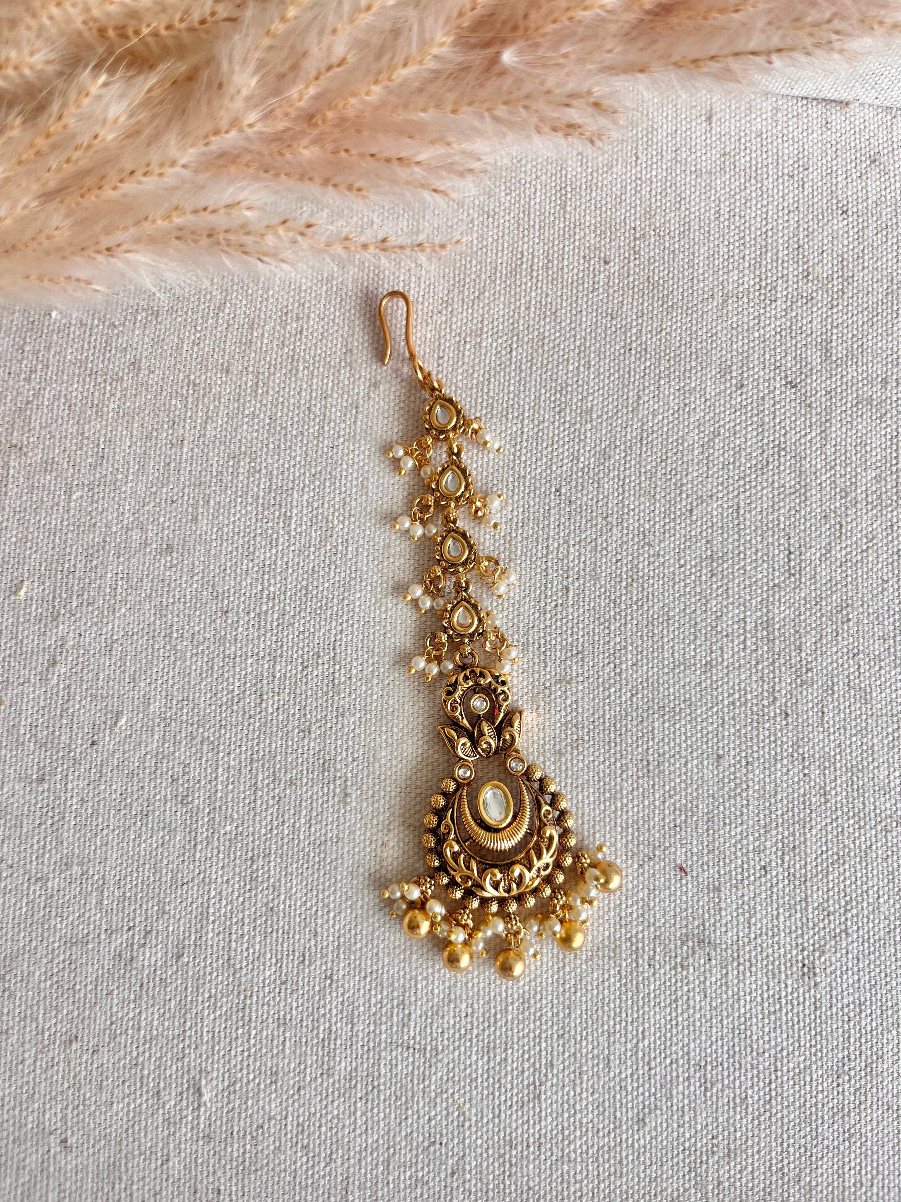 Ojasvi Necklace Set