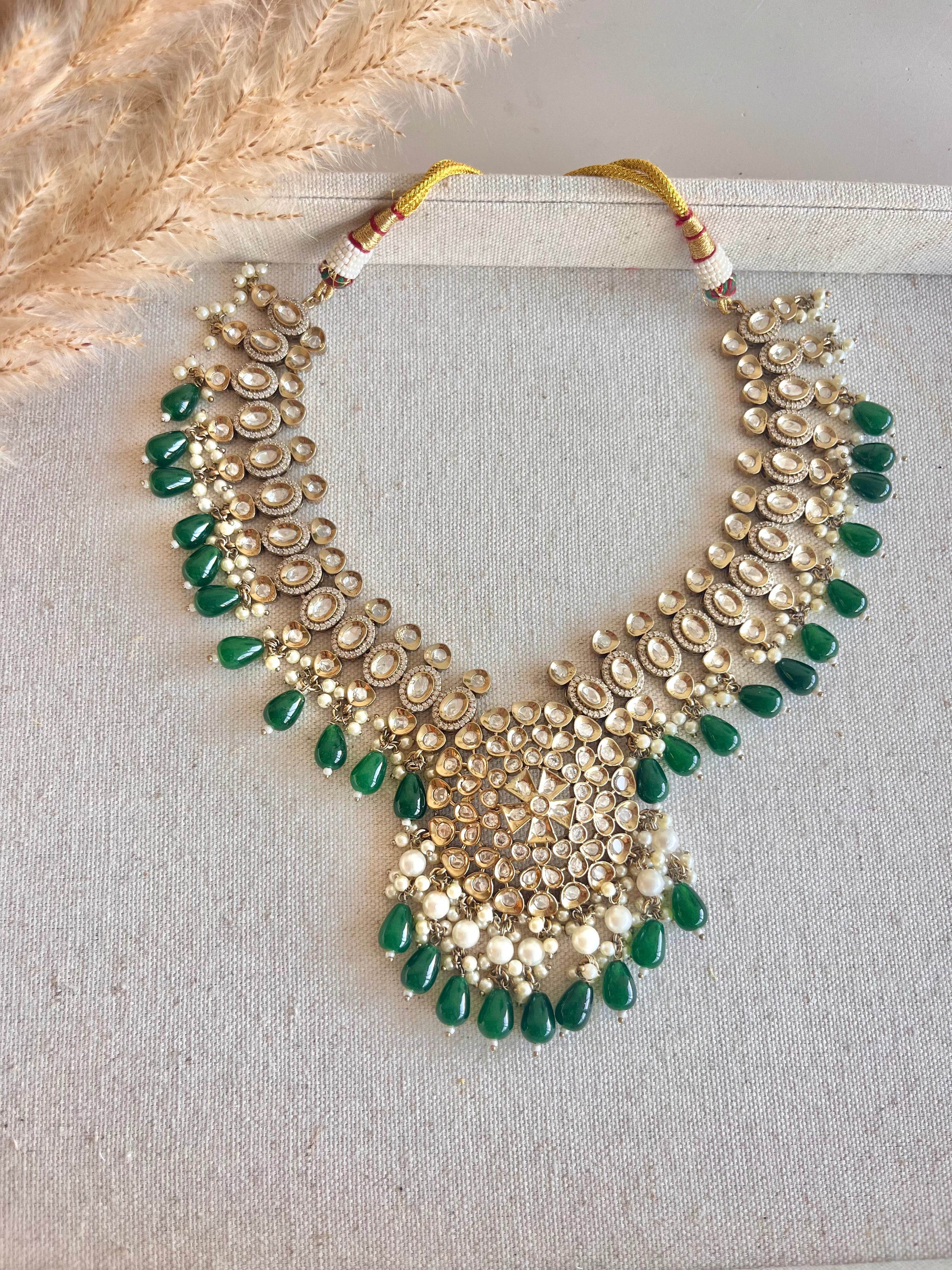 Laya Necklace Set