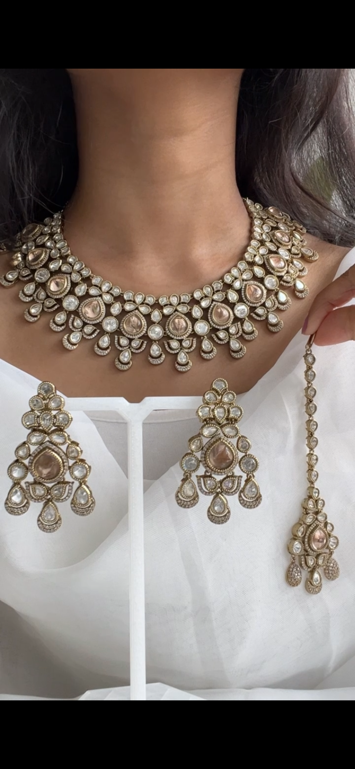 Naima bib set