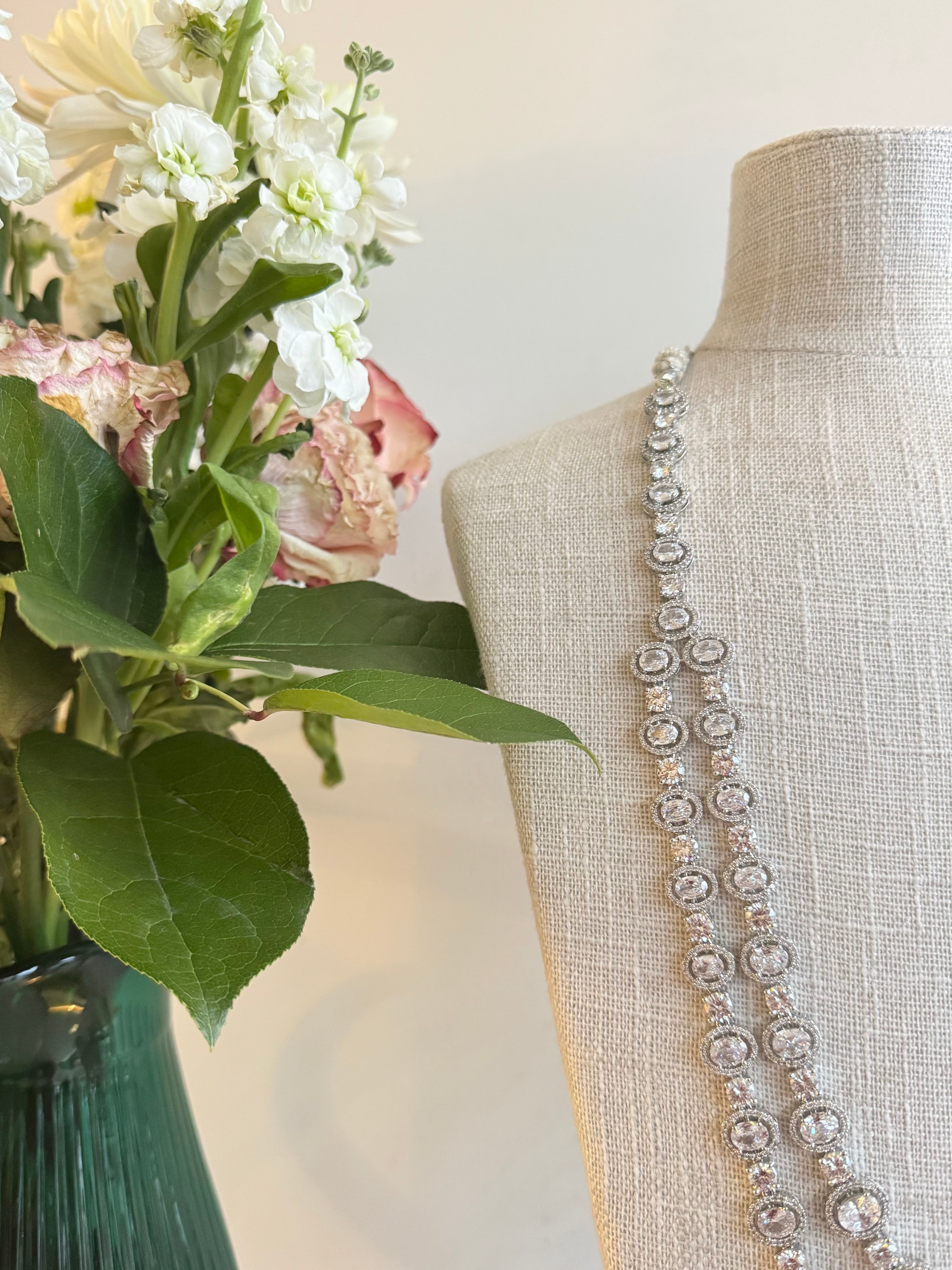 Bedipta long necklace set