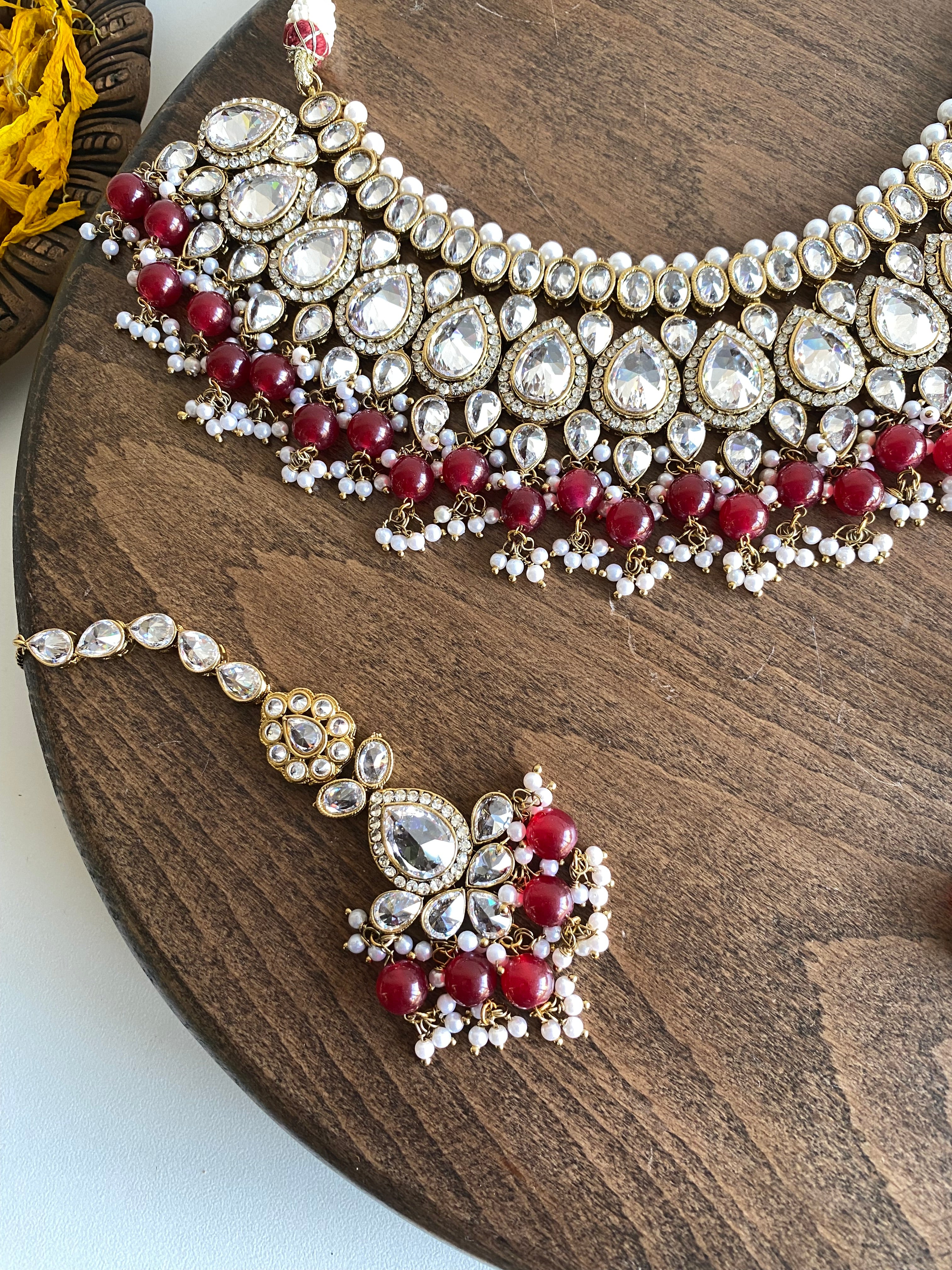 Nilu Necklace Set