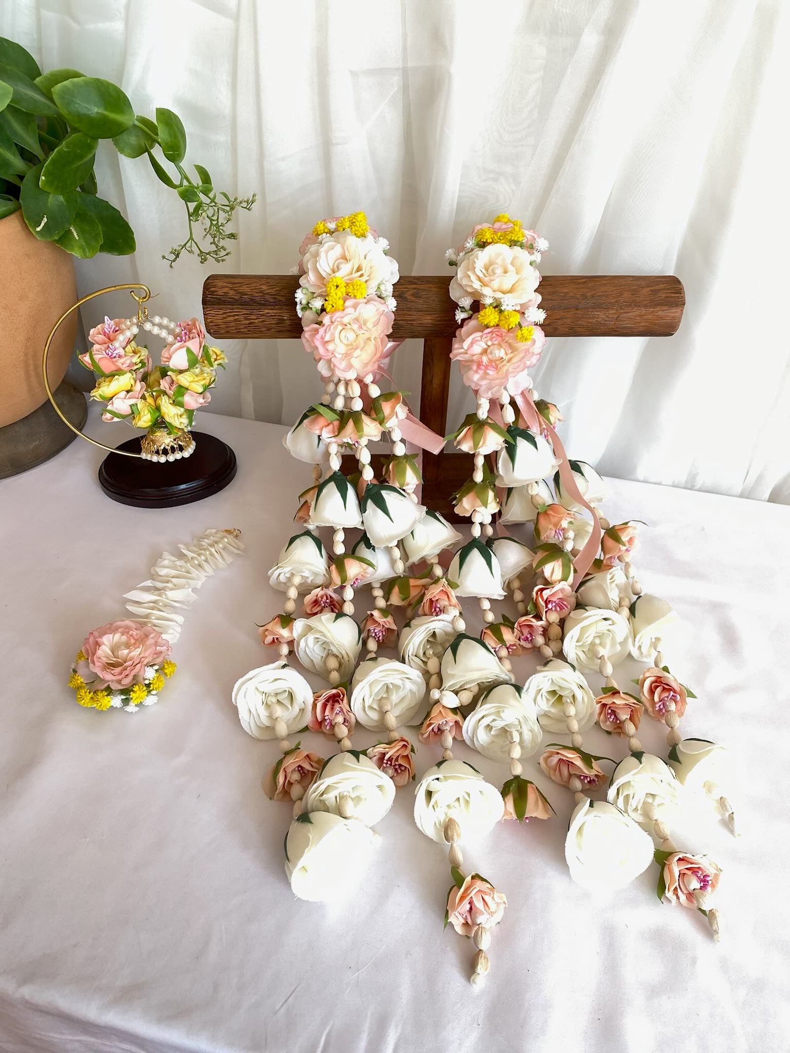 Ratna Floral Set