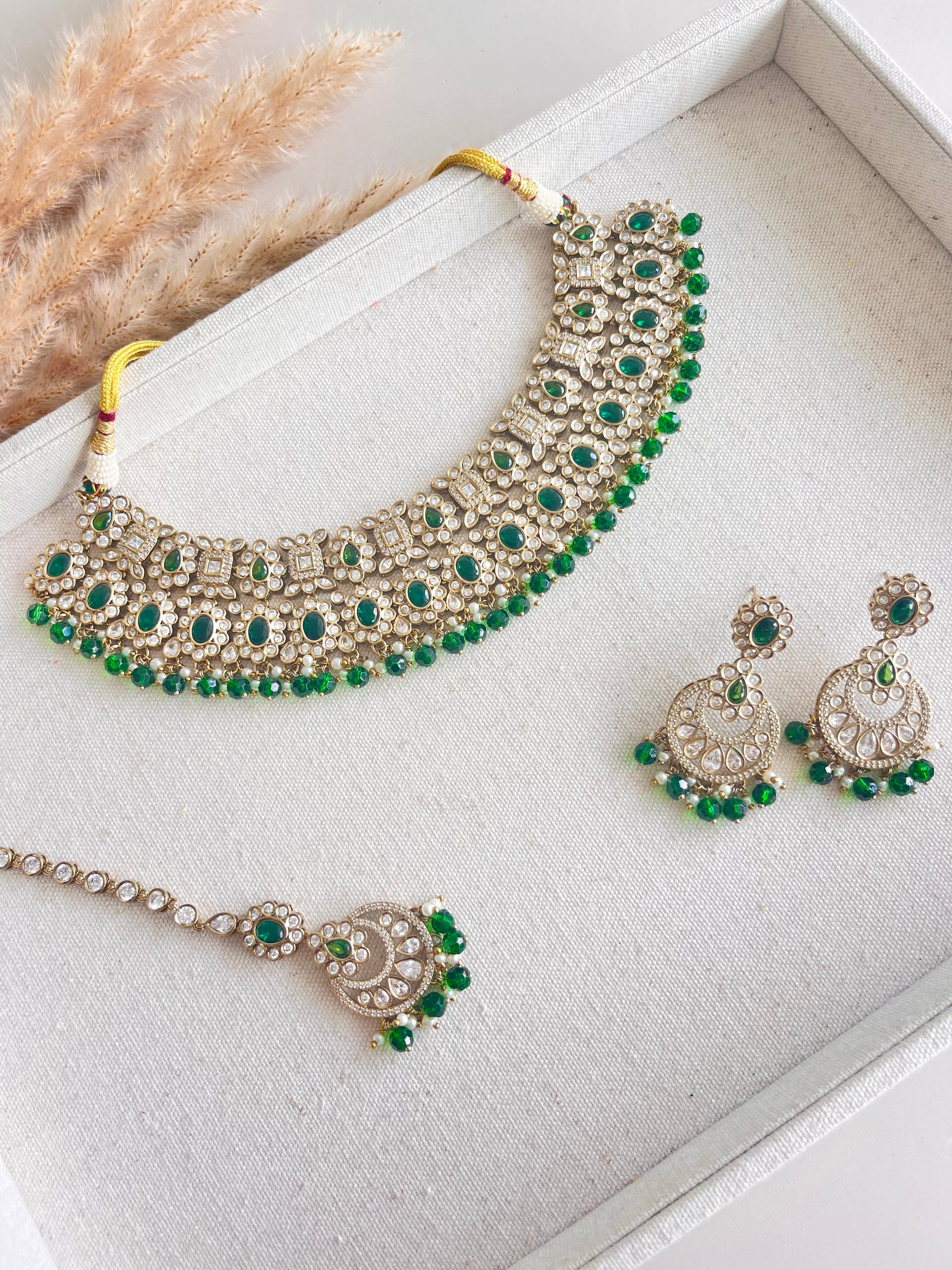 Tria Necklace Set