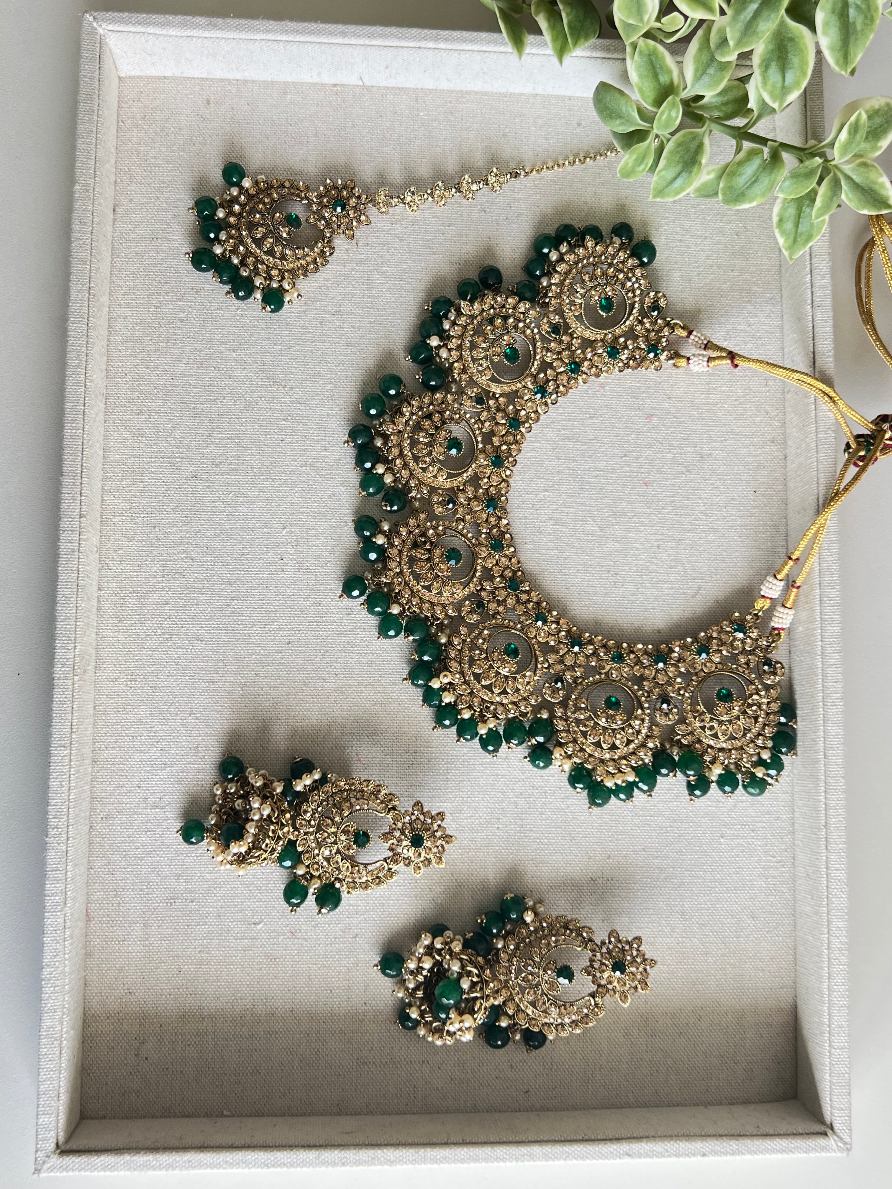 Abhira necklace set