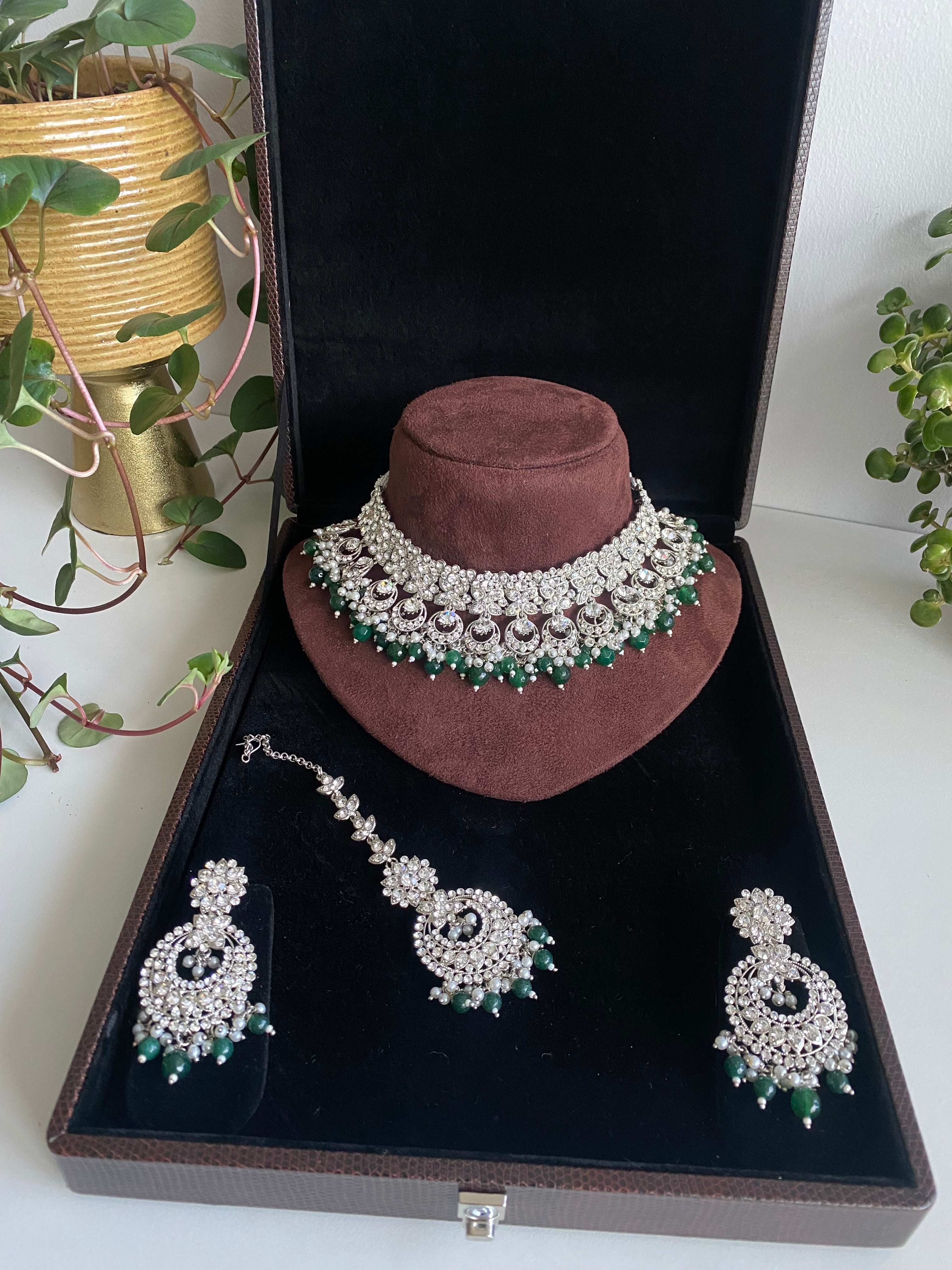Beautiful Necklace set - Emily Silver with Green Beads