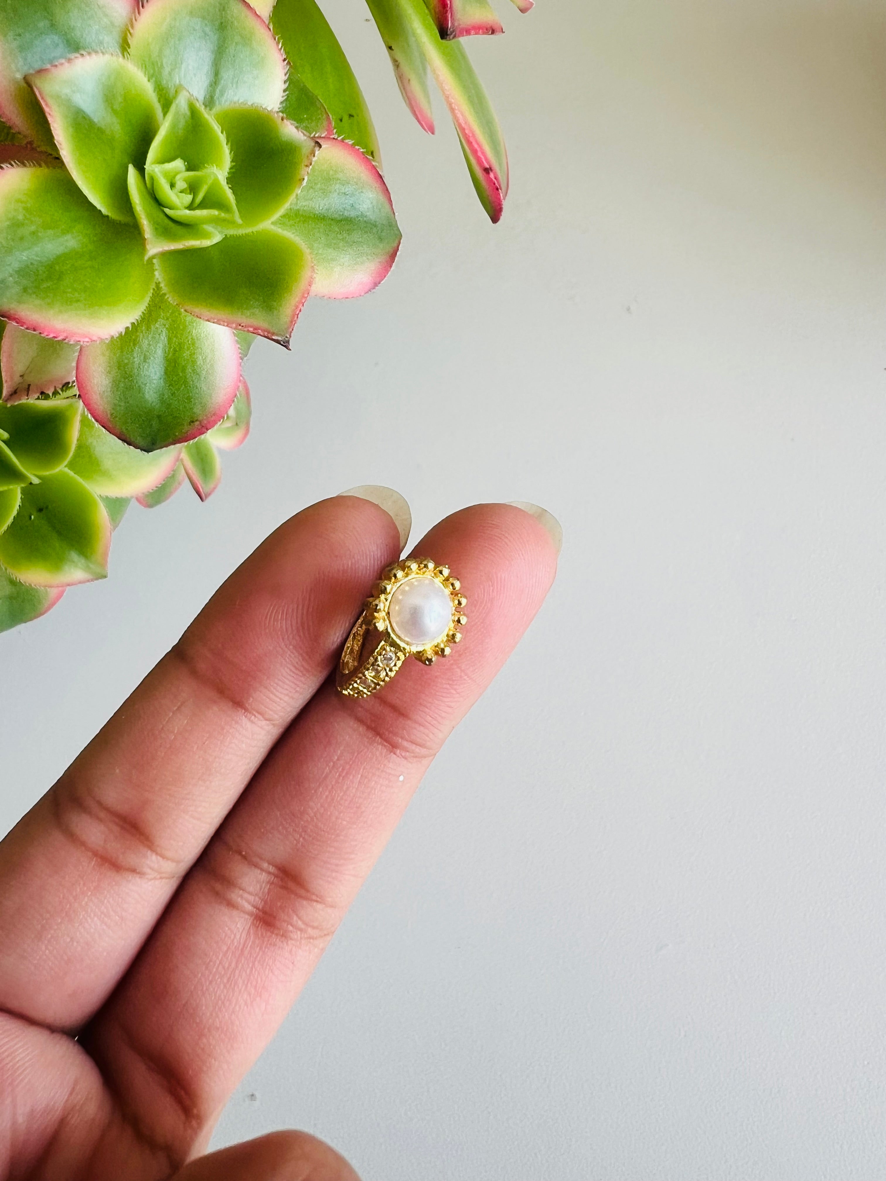 Dhora Nose Pin