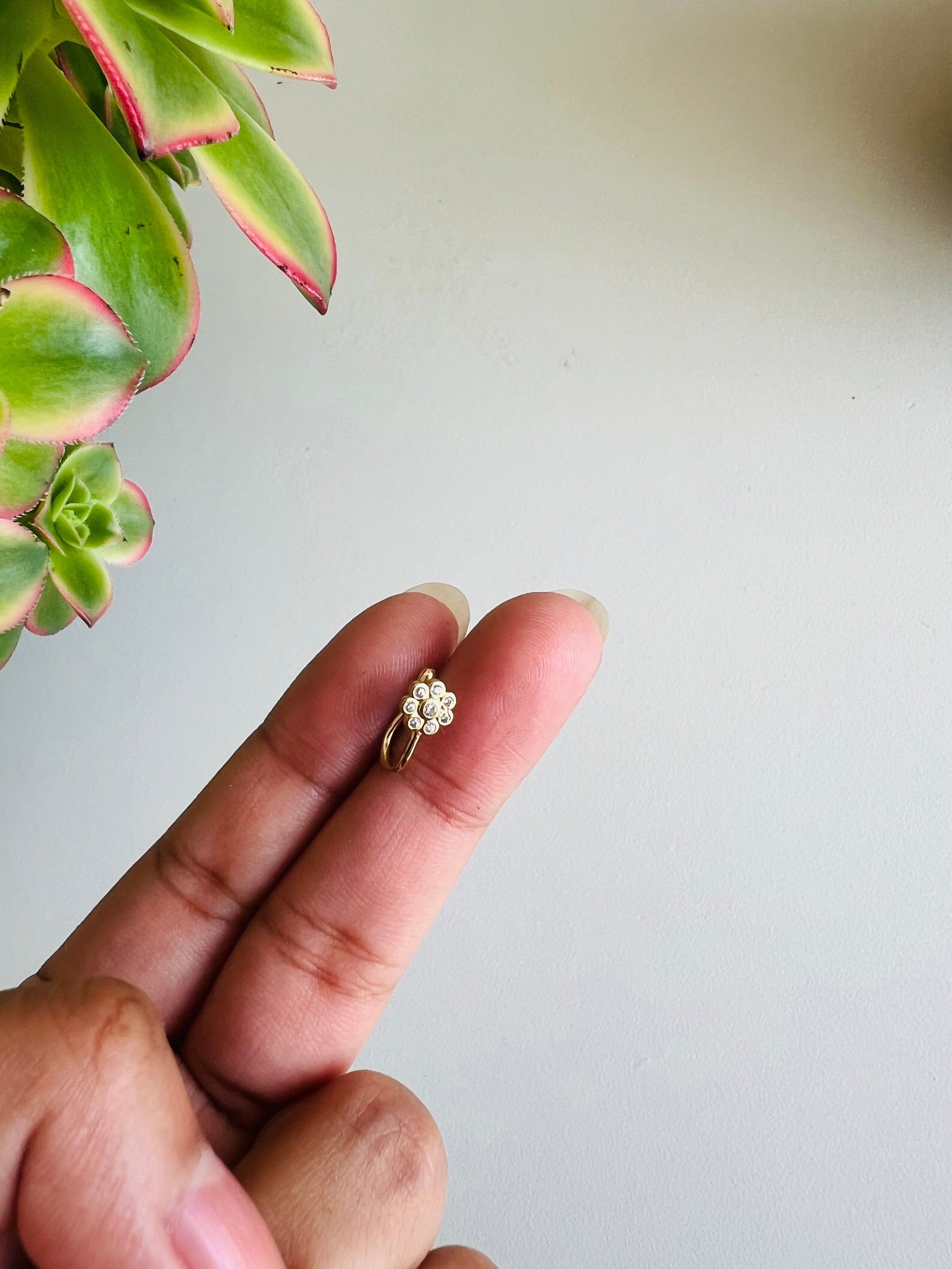 Veda Nose Pin