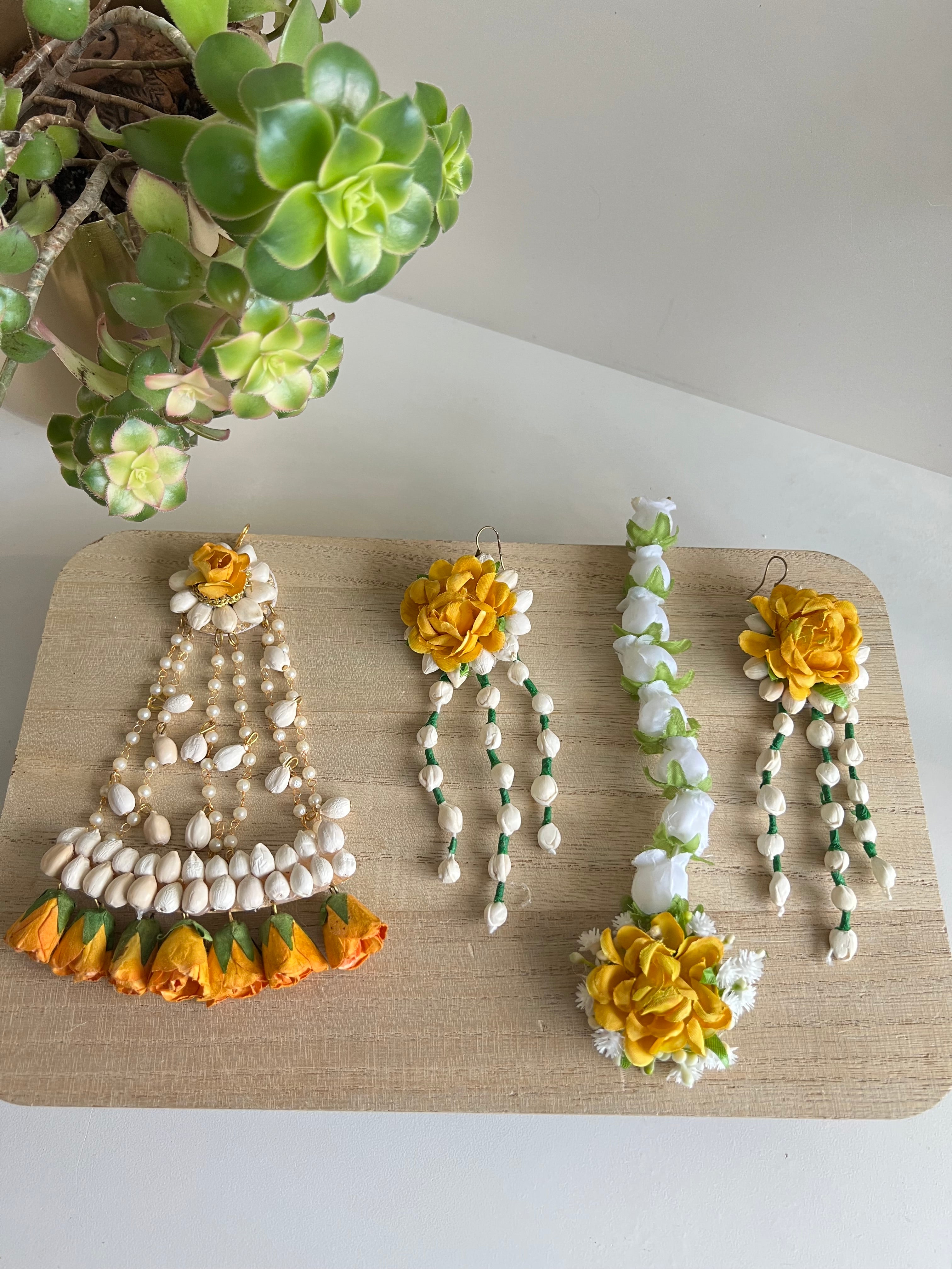 Festive Essentials - Durjani Floral Set