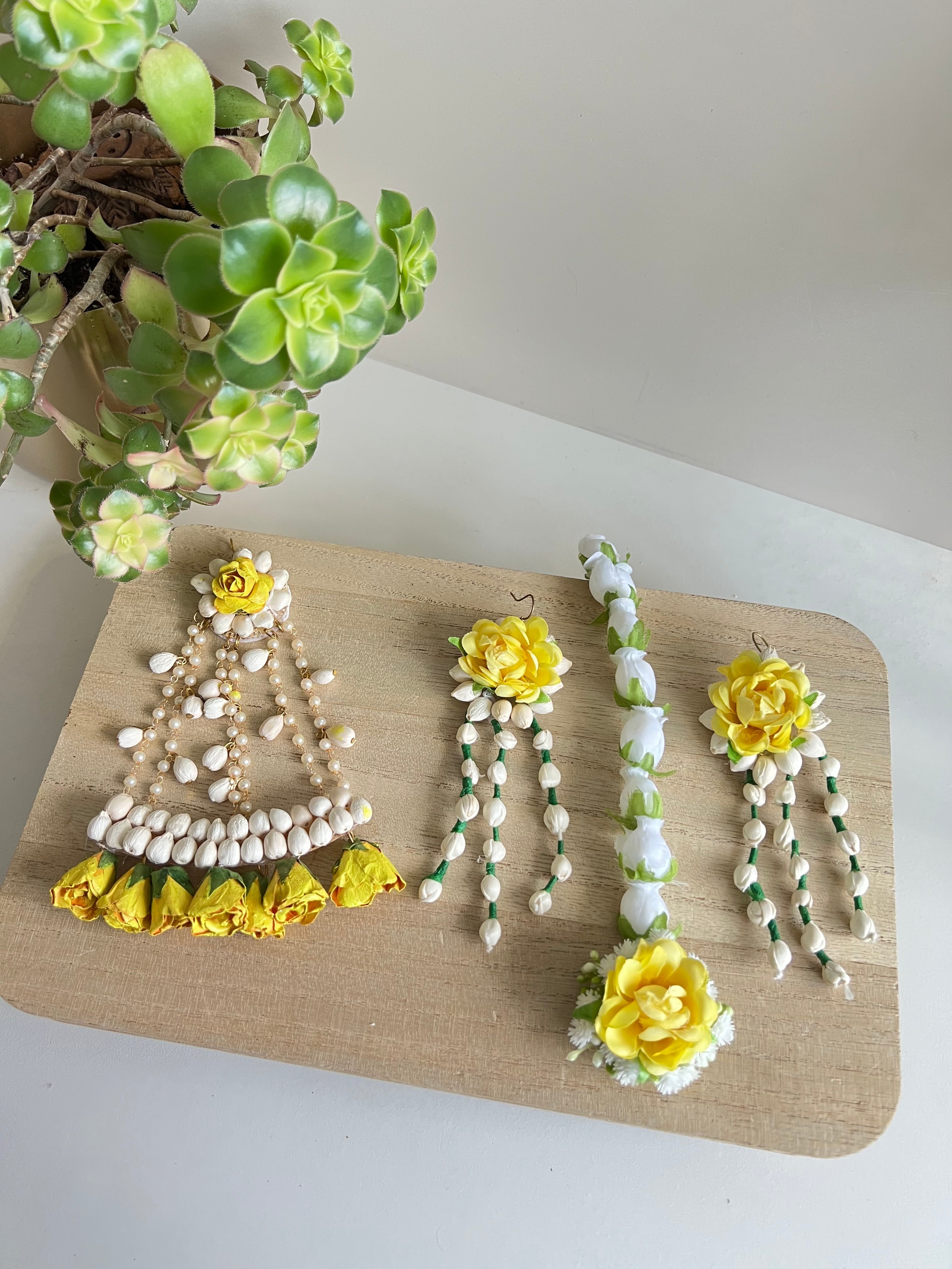 Festive Essentials - Durjani Floral Set