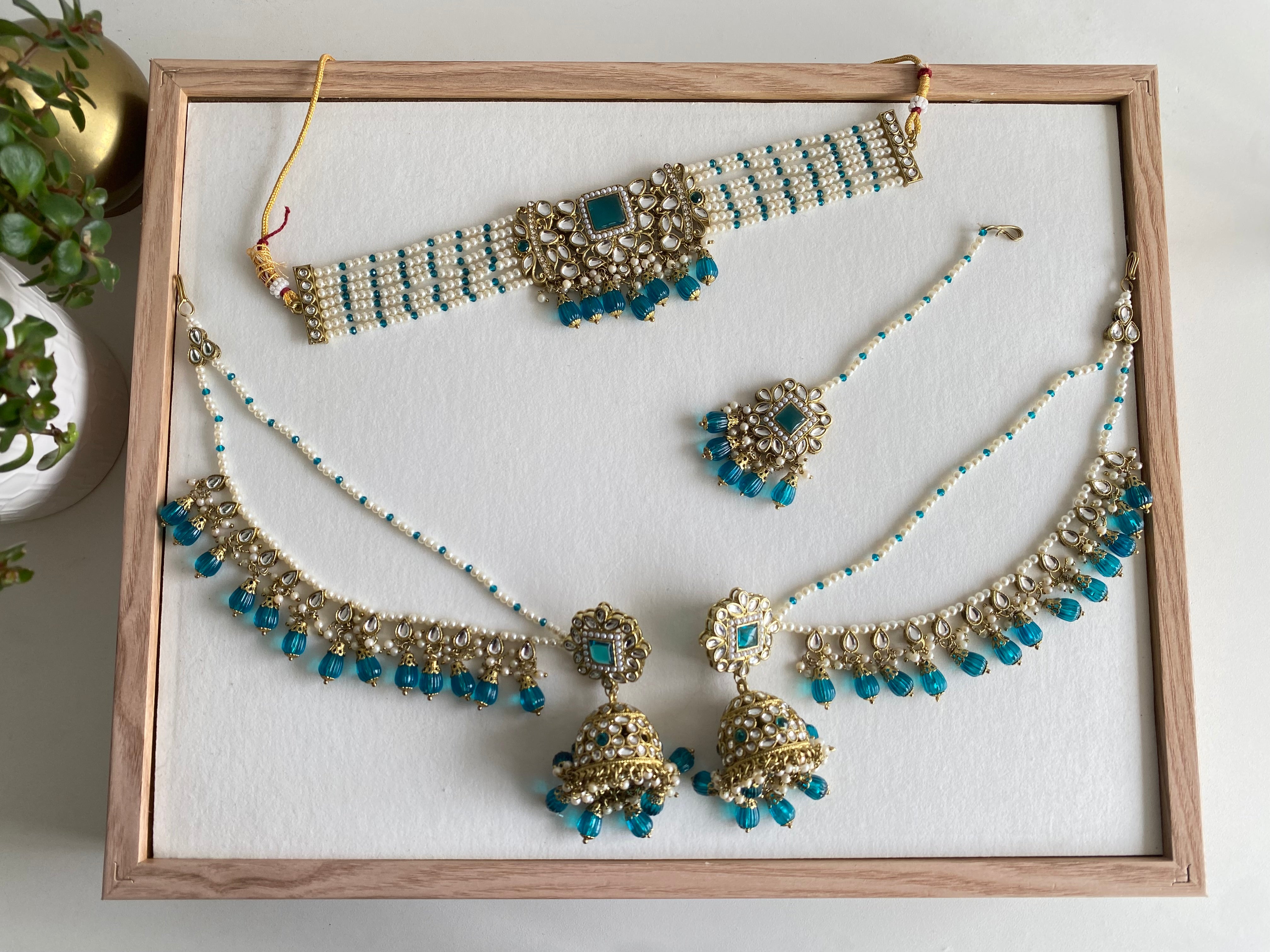 Fizza Choker Set