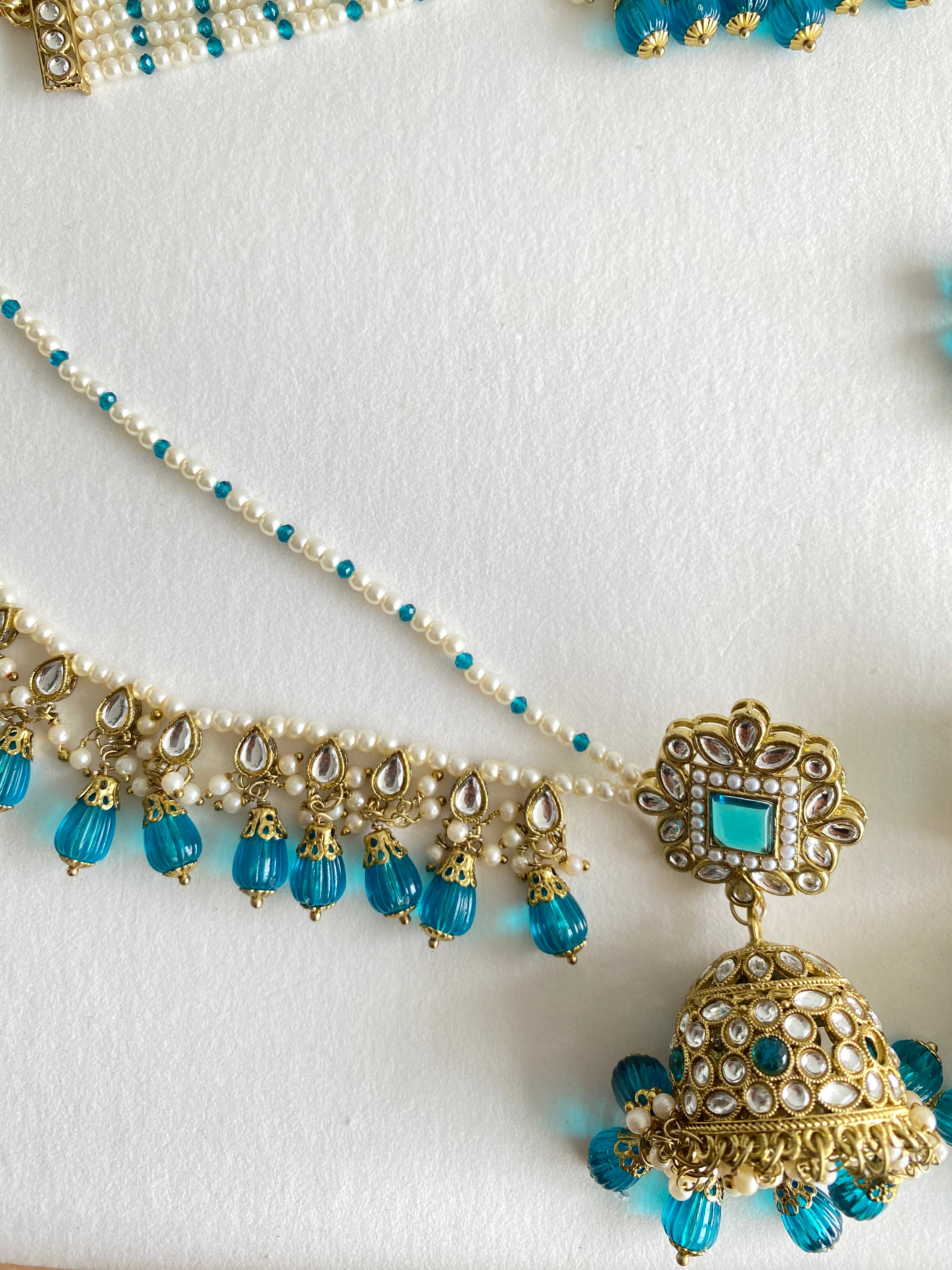 Fizza Choker Set