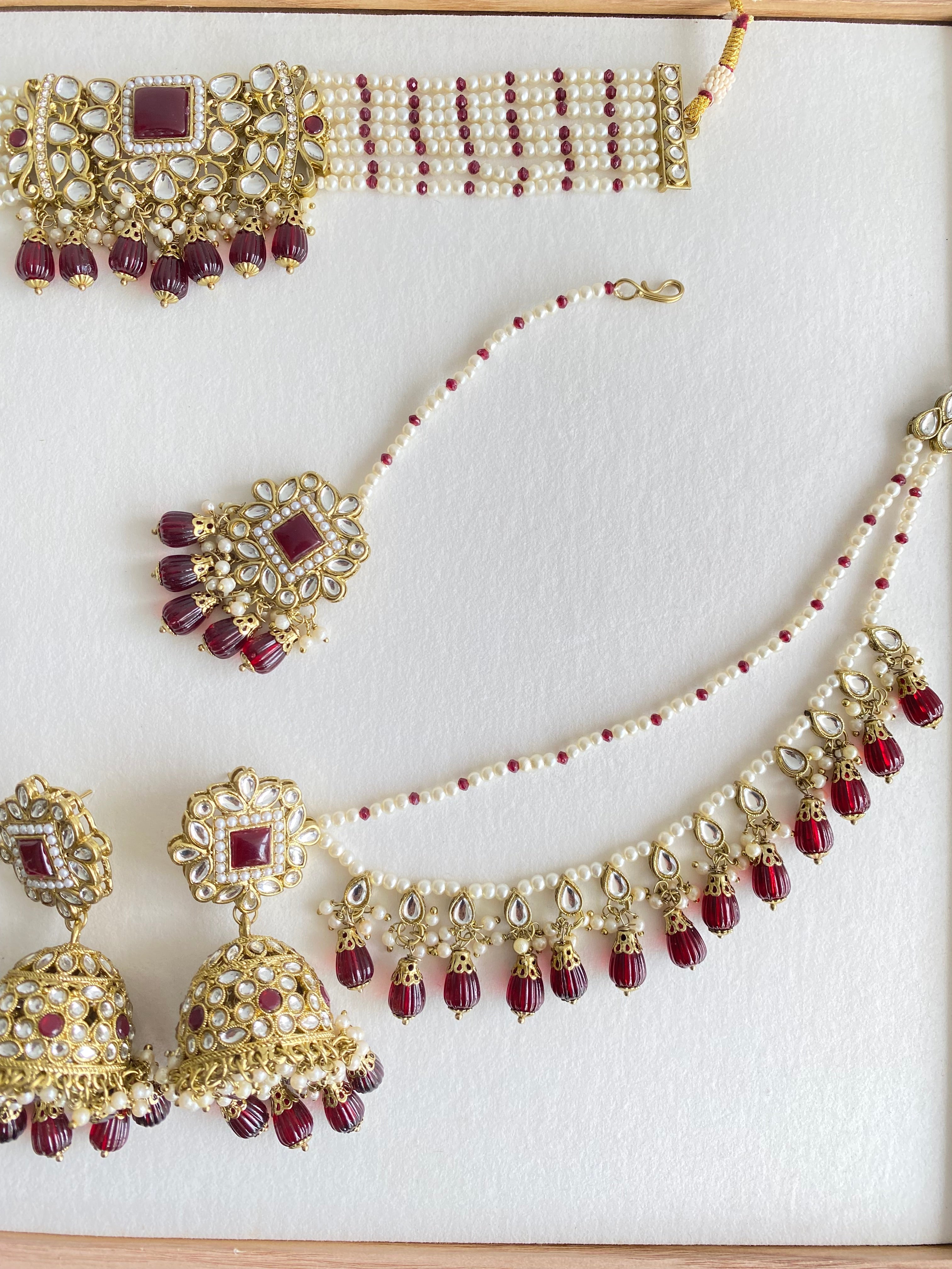 Fizza Choker Set