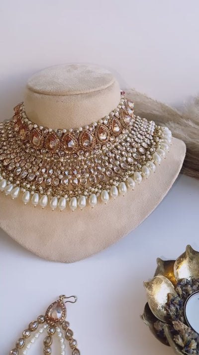 Priti Choker Set