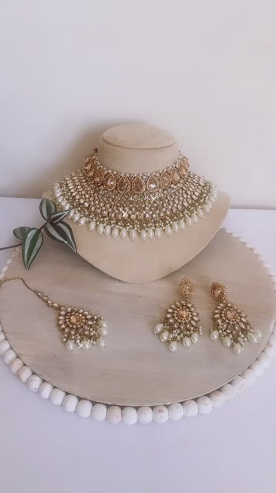 Priti Choker Set