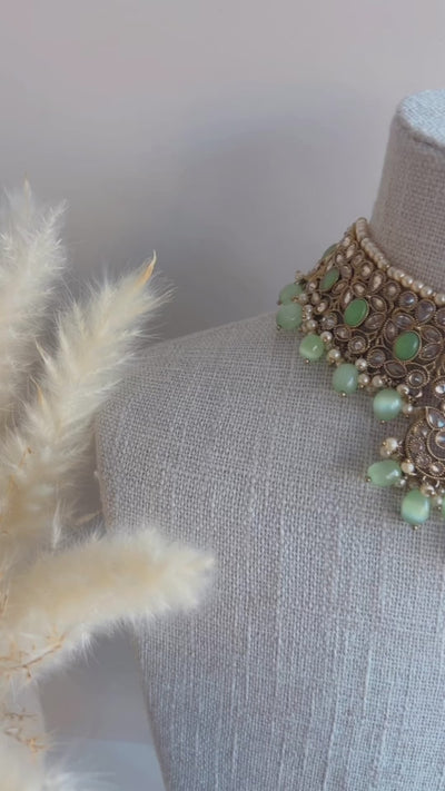 Aaravi Necklace set