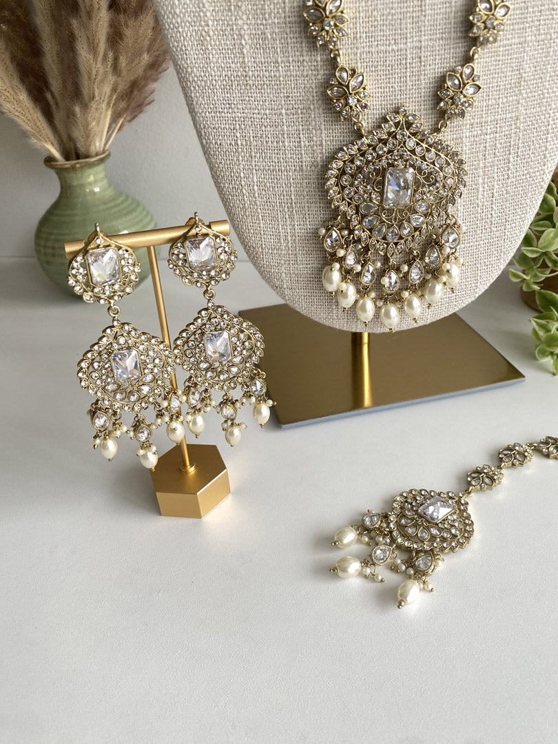 Pallavi Long Set
