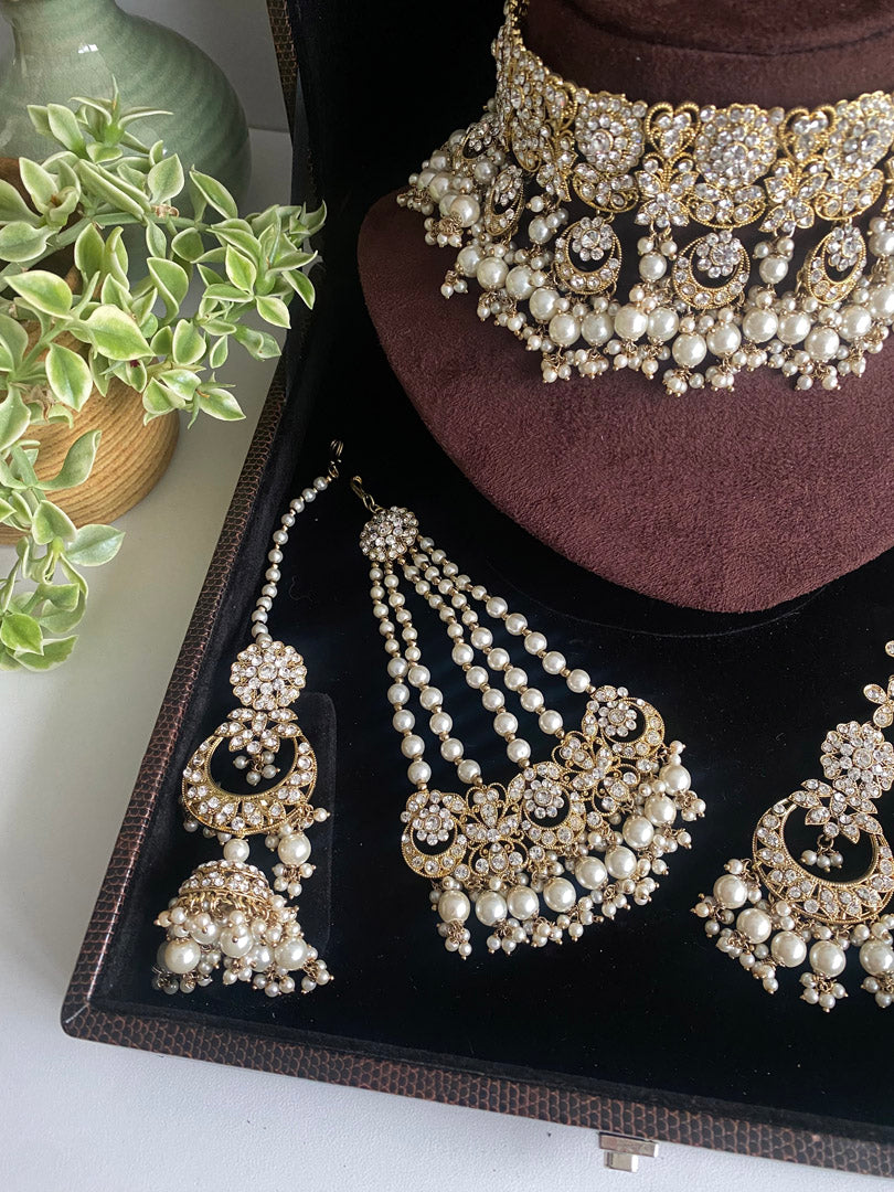 Anam Choker Set