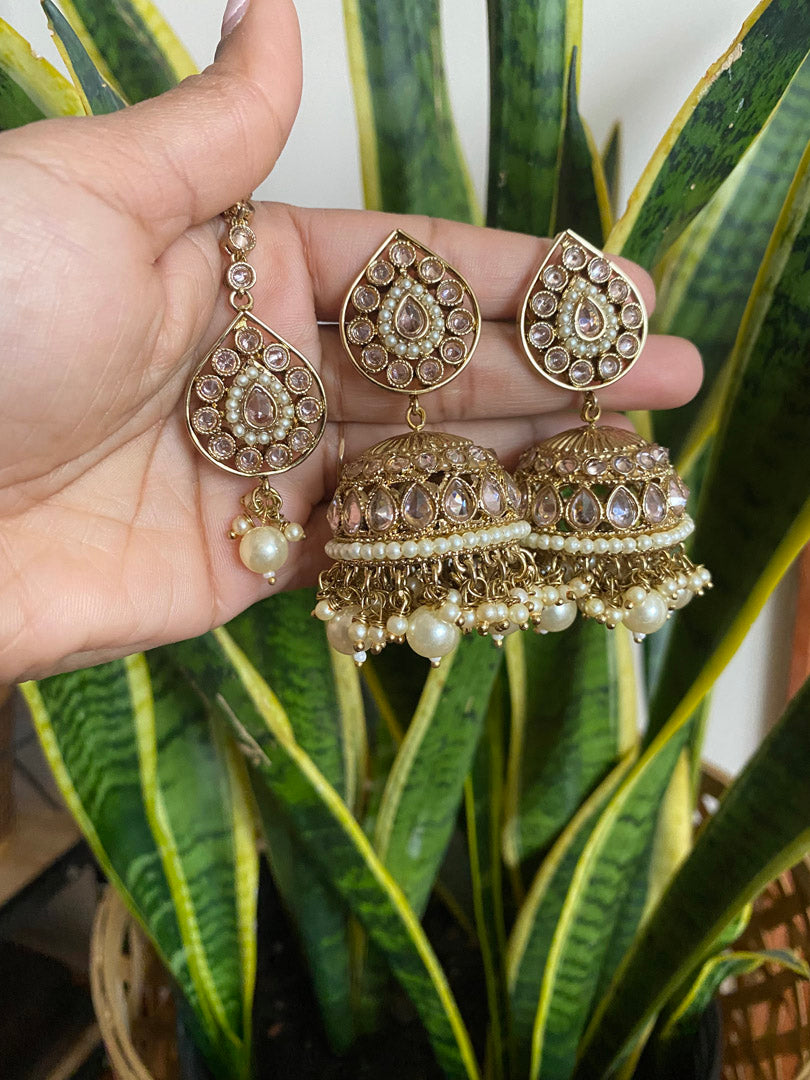 Prapti Tikka Set- Golden Pearl