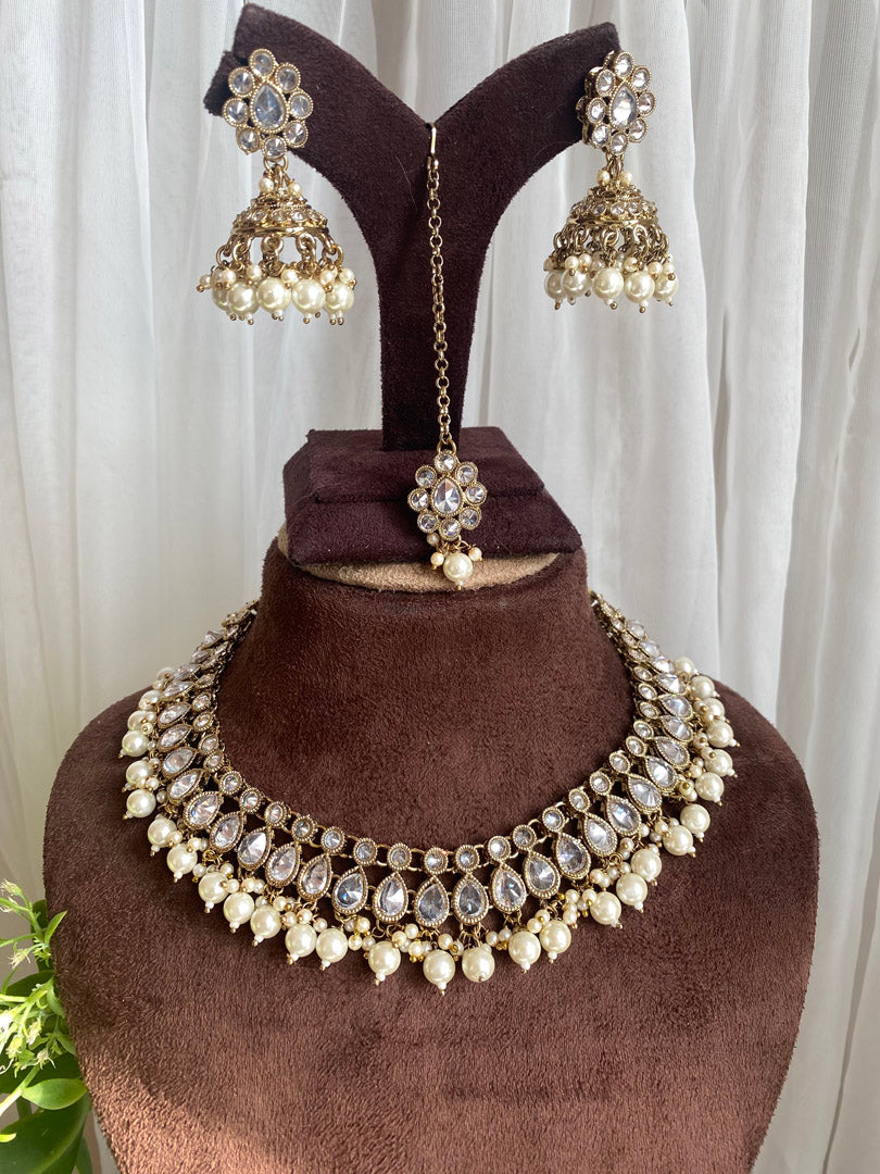 Vani Necklace Set - Golden