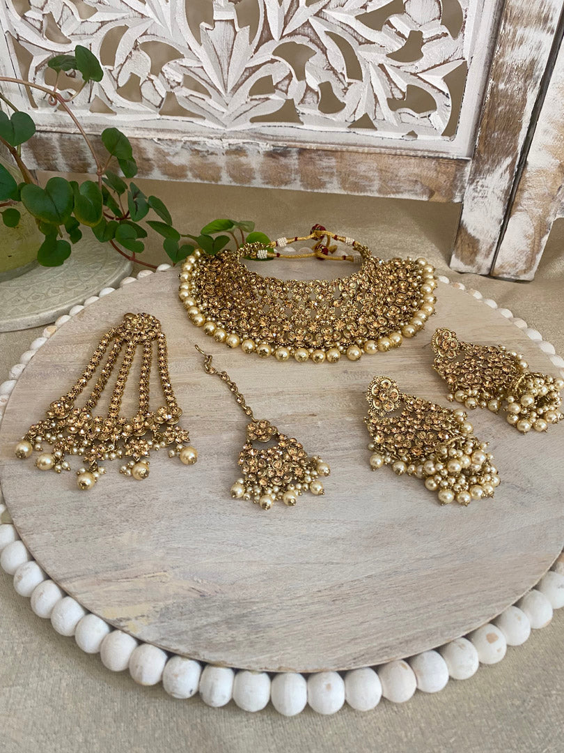 Selvi Bridal Set