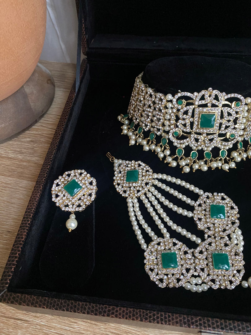 Tanjana Choker Set