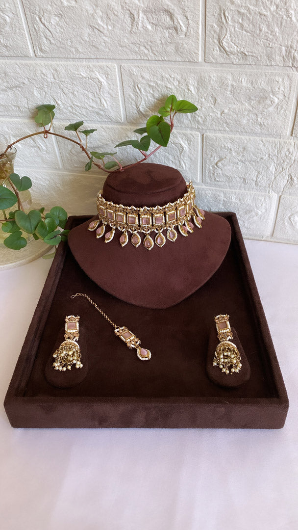 Shonali Choker Set