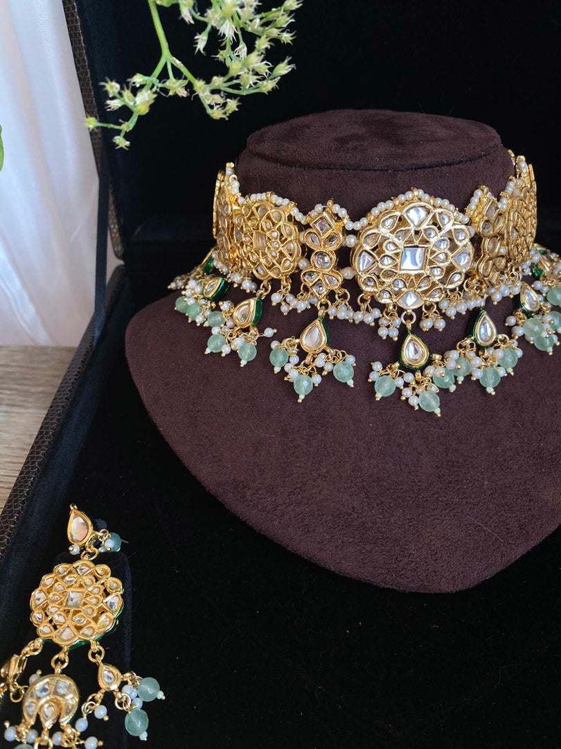 Hemali Kundan Choker