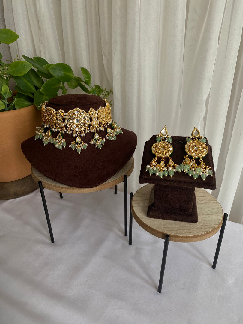 Hemali Kundan Choker