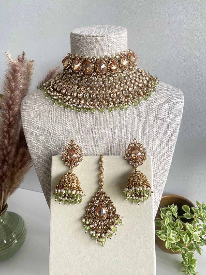 Priti Choker Set